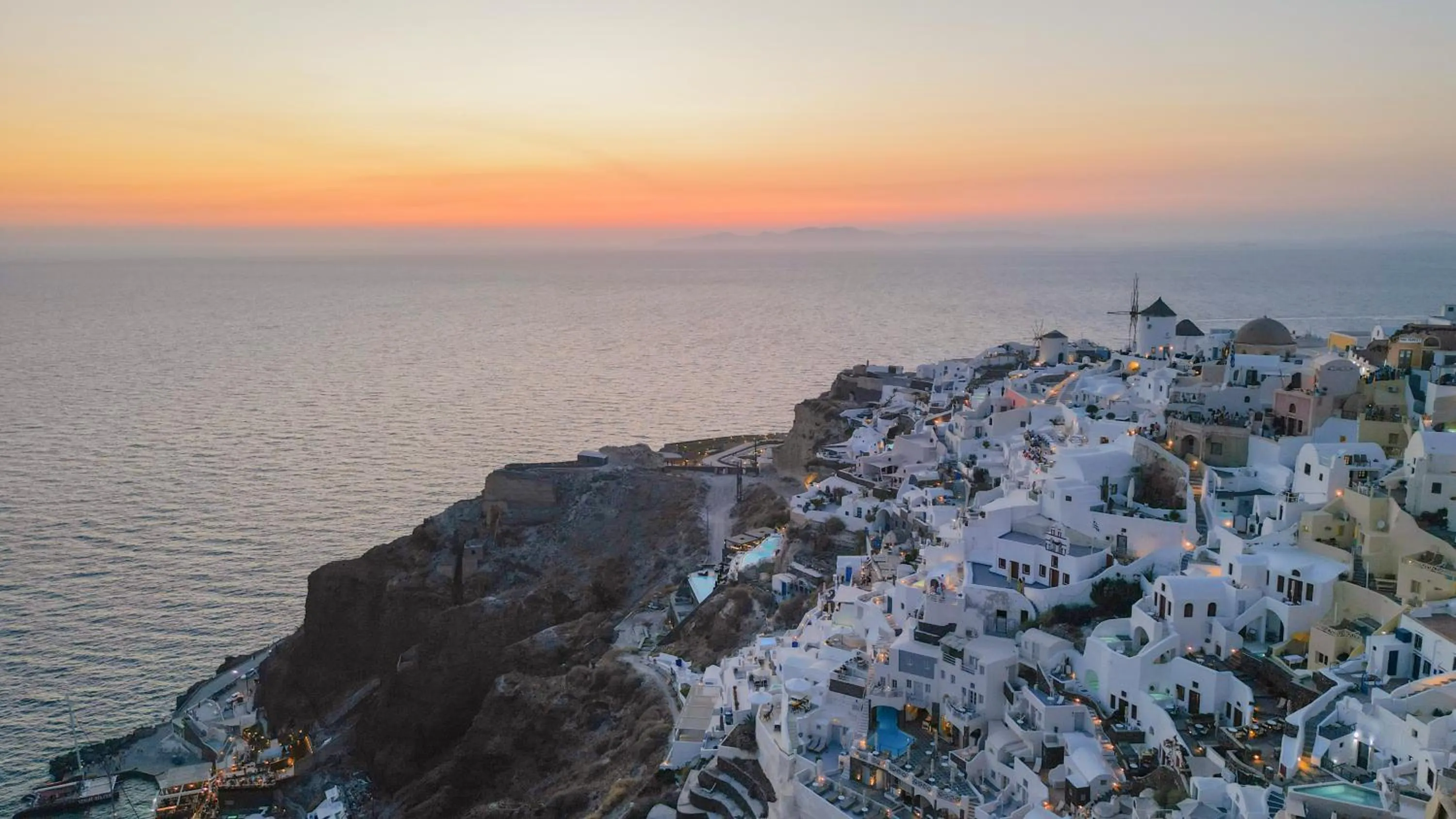 Mountain view in Art Maisons Oia Castle