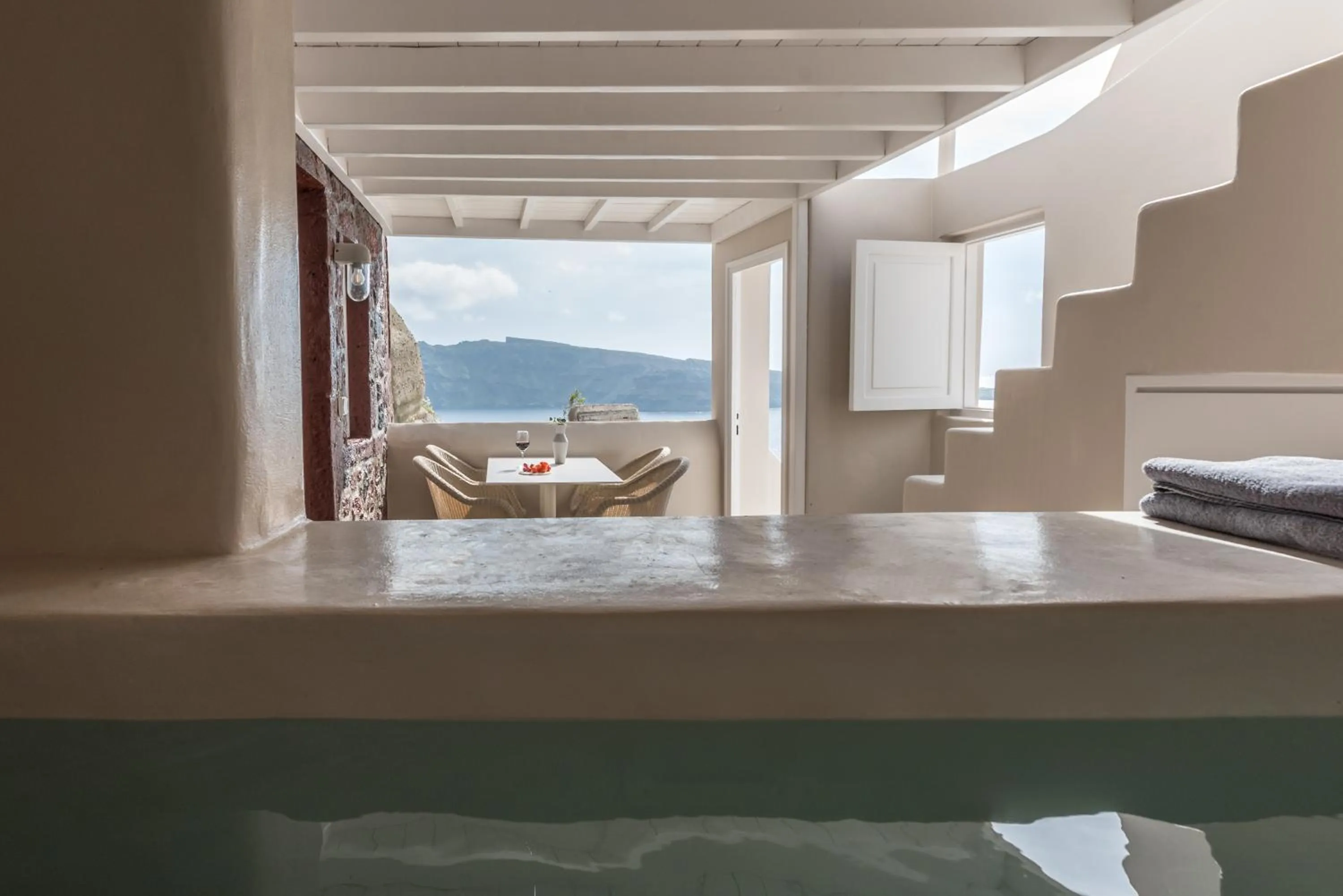 Mountain view in Art Maisons Oia Castle