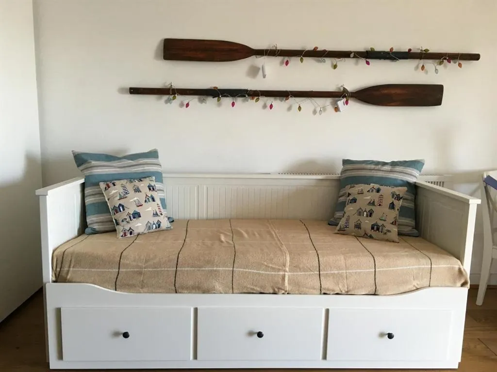 Living room, Bed in Moray Hastings