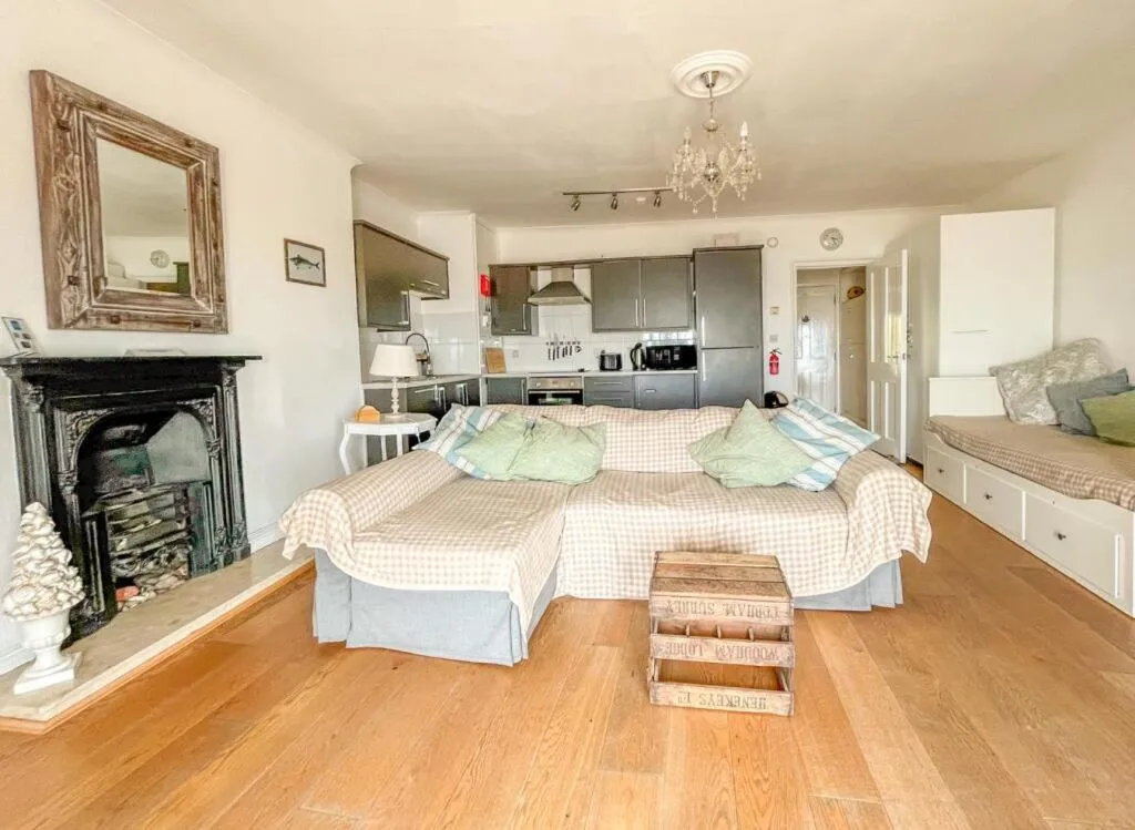 Bed in Moray Hastings