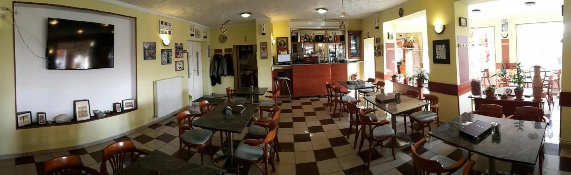 Restaurant/places to eat in Grill Terasz Étterem és Szálláshely