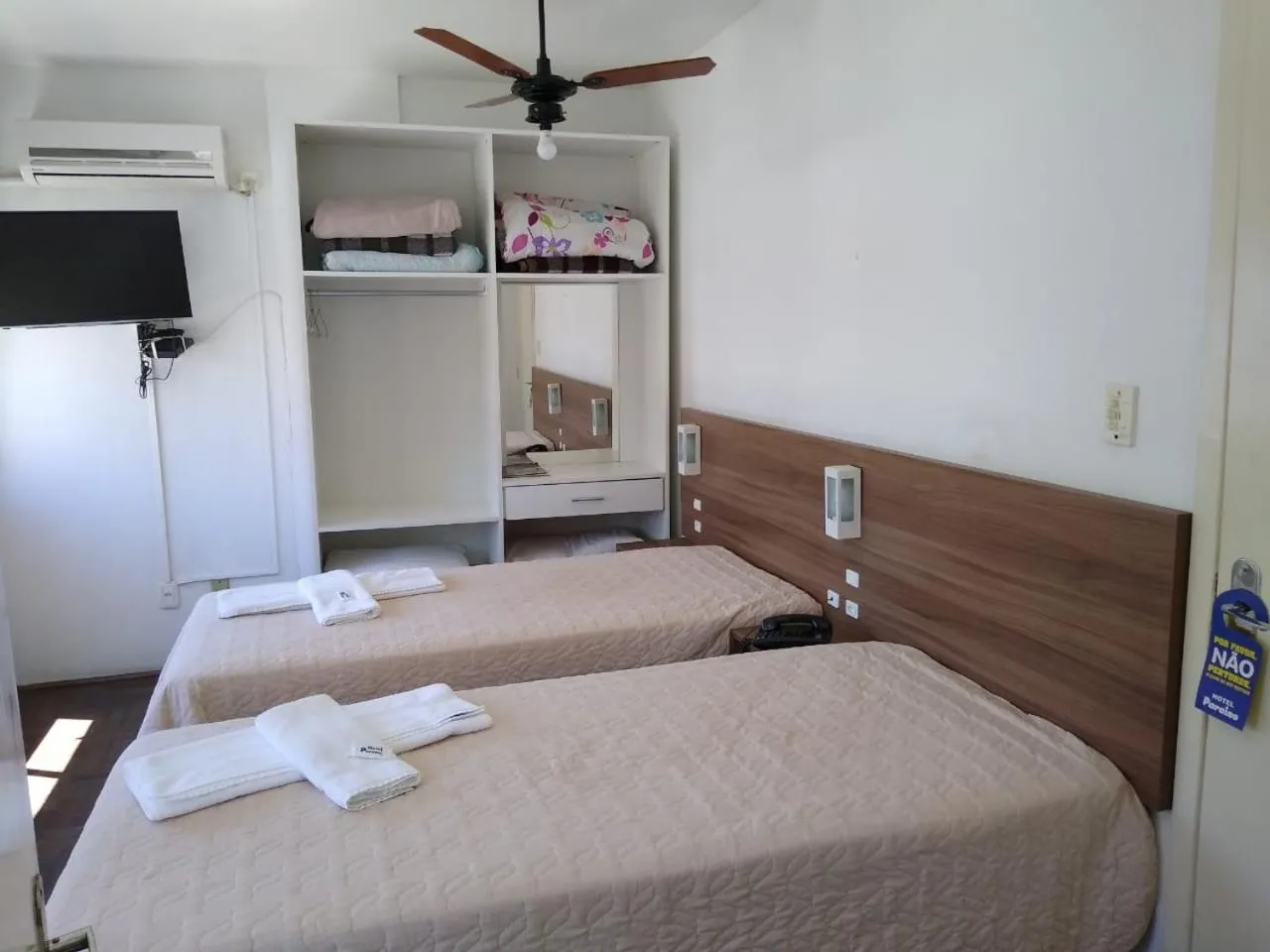 Bed in Hotel Paraiso