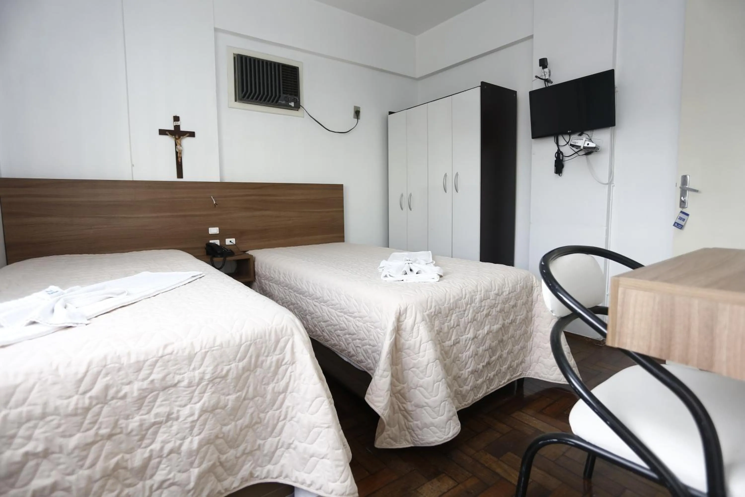 Bed in Hotel Paraiso