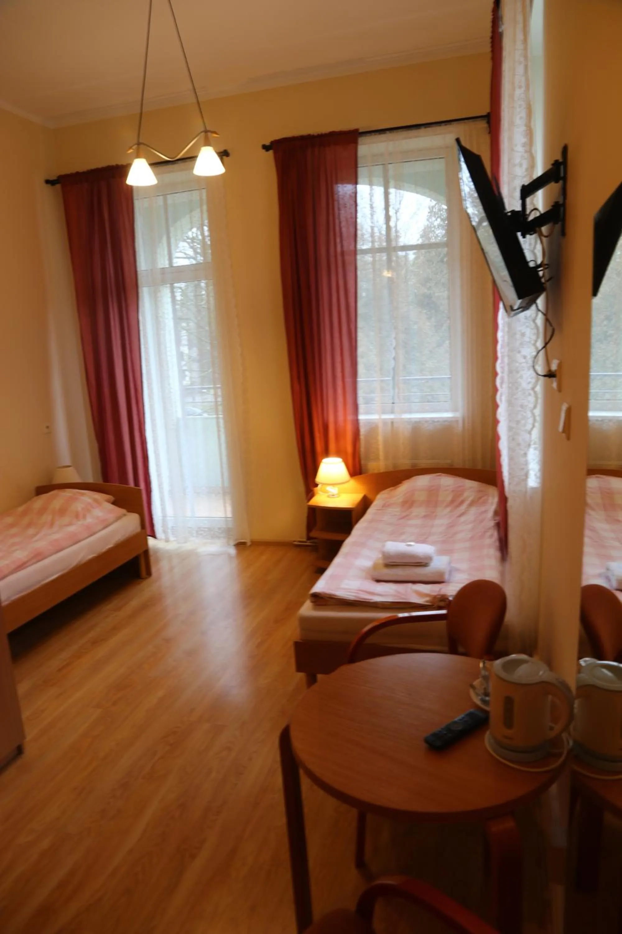 Bed in Dom Wypoczynkowy HALKA Kudowa-Zdrój w górach