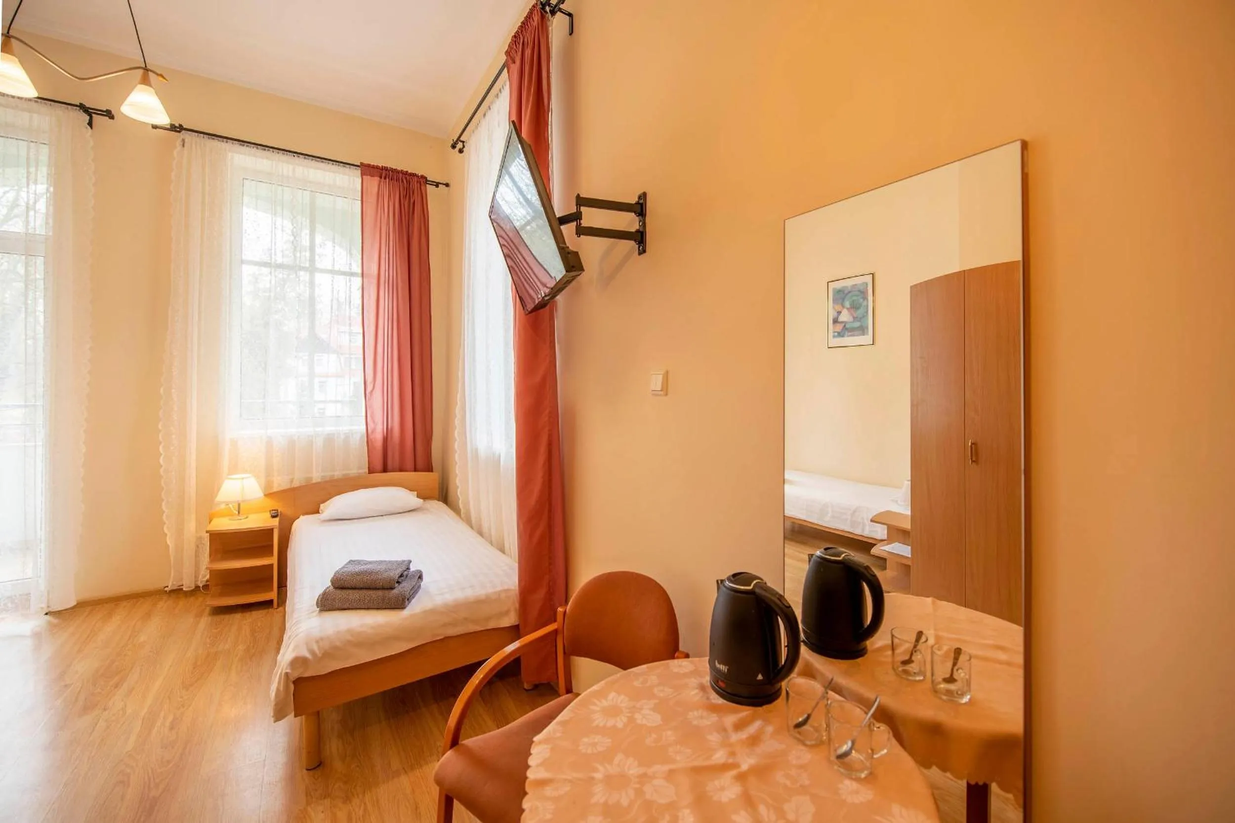Bed in Dom Wypoczynkowy HALKA Kudowa-Zdrój w górach