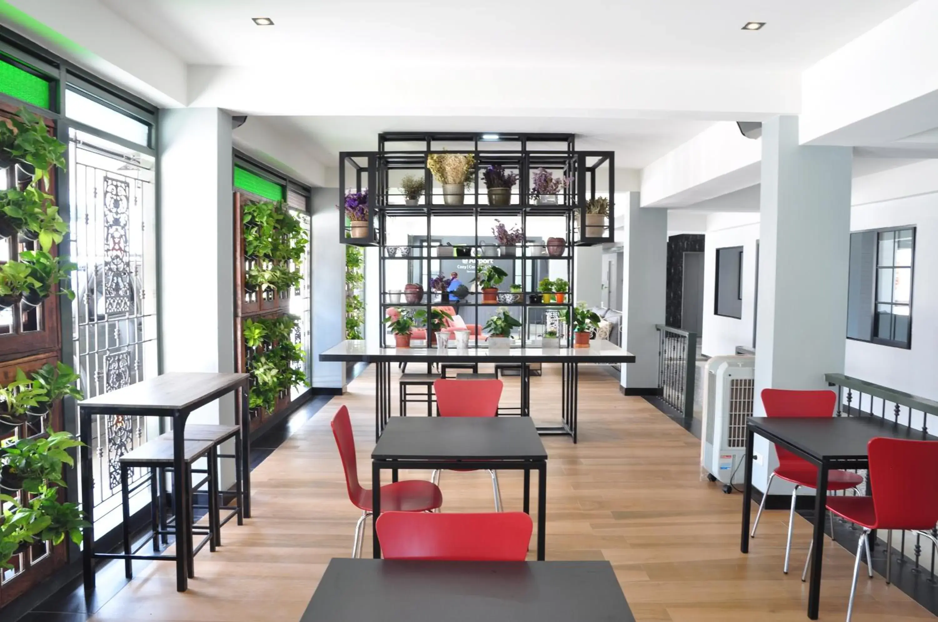 Restaurant/places to eat in C Room "Chomchan" at Airport Restaurant/places to eat in C Room "Chomchan" at Airport