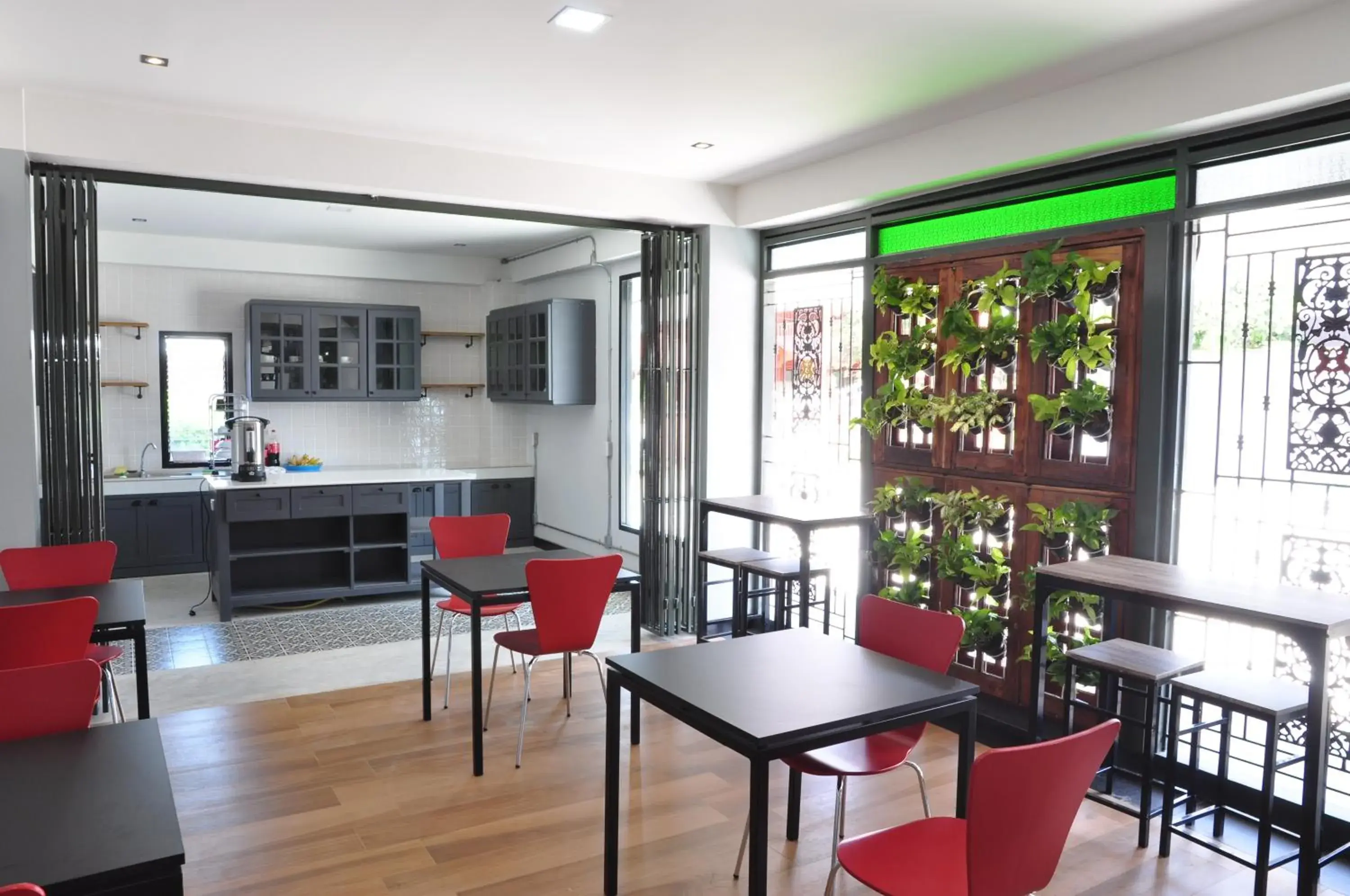 Restaurant/places to eat in C Room "Chomchan" at Airport Restaurant/places to eat in C Room "Chomchan" at Airport