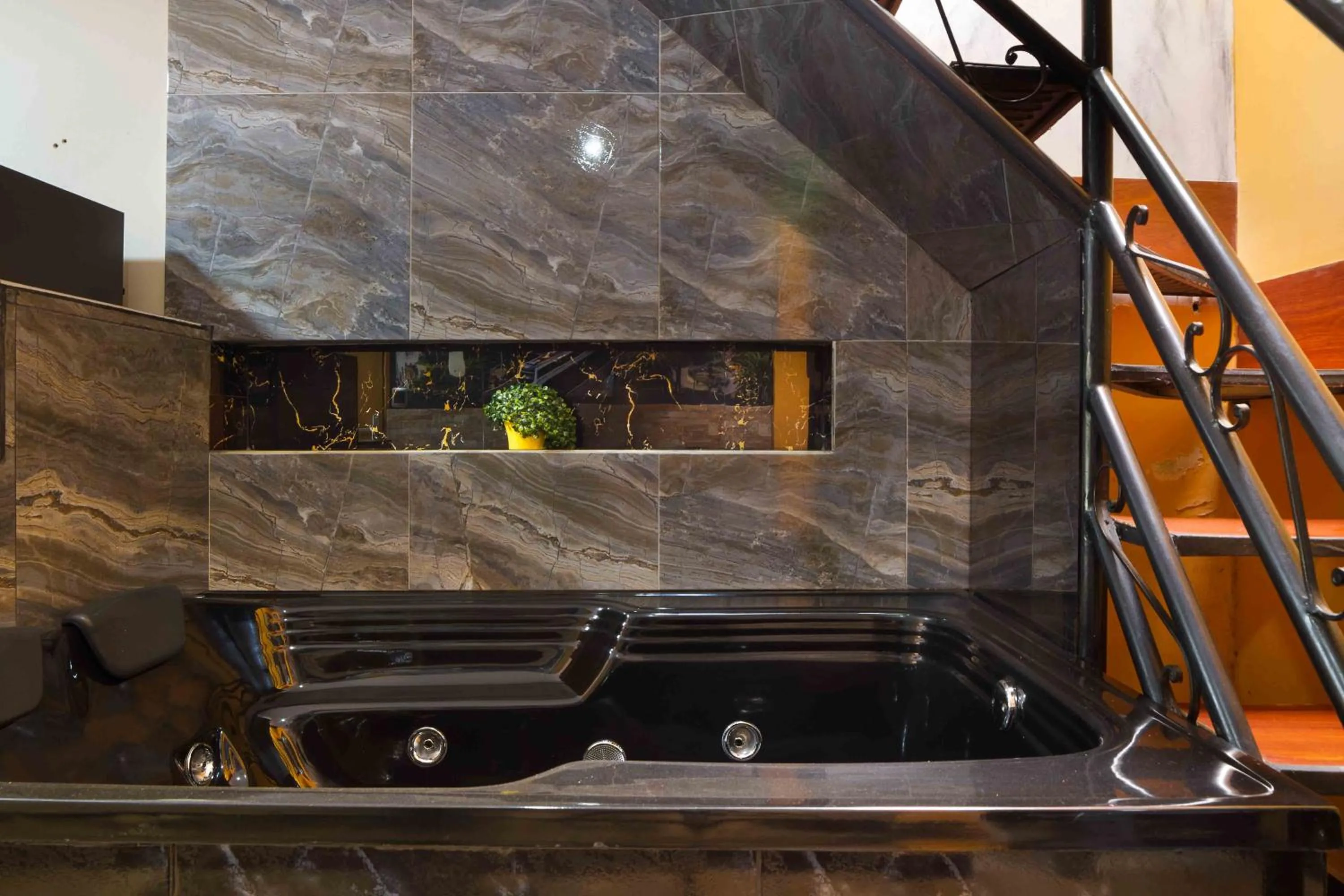 Hot Tub in The Lofts @ 11