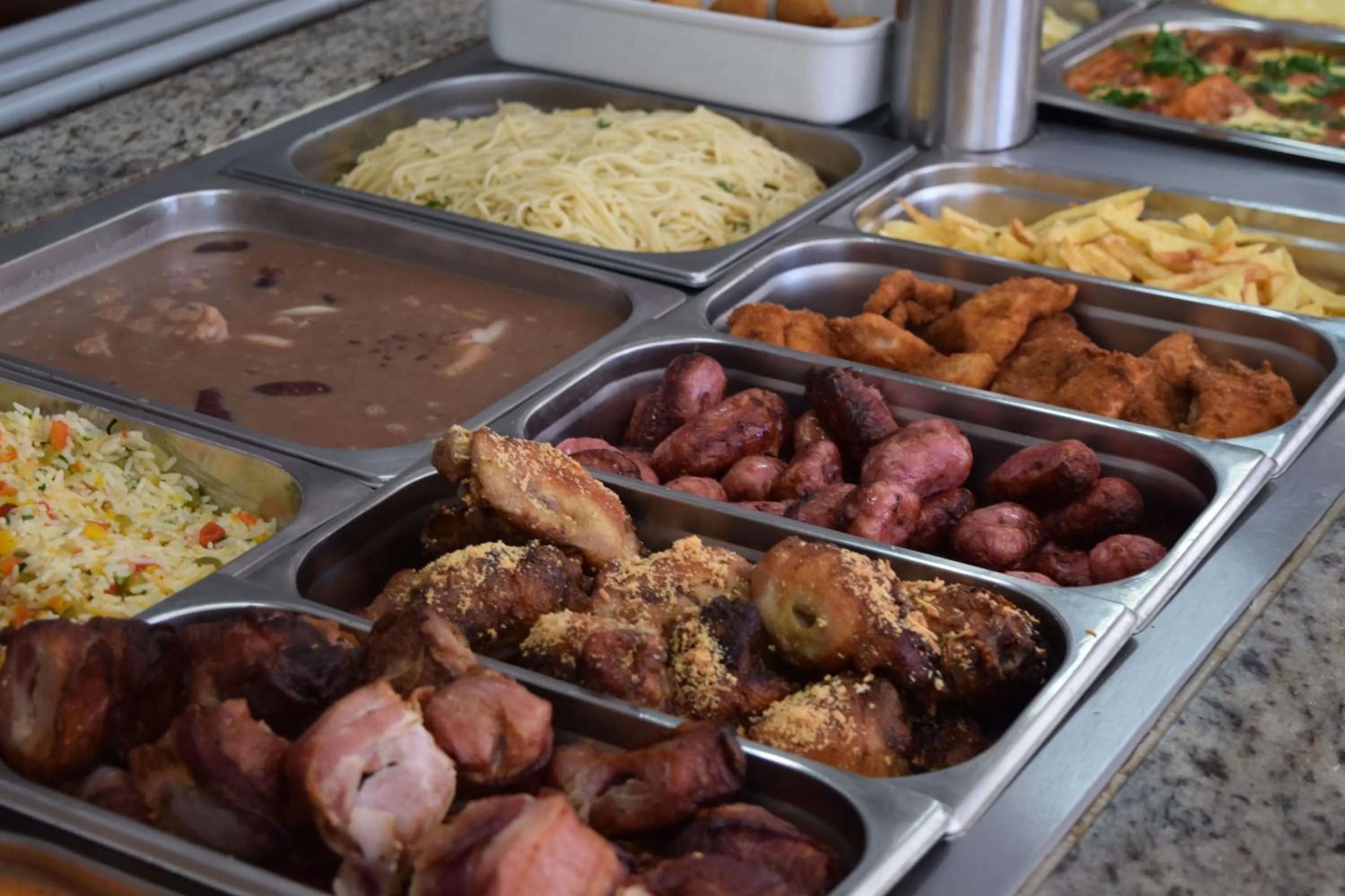 Restaurant/places to eat in Hotel Heinz
