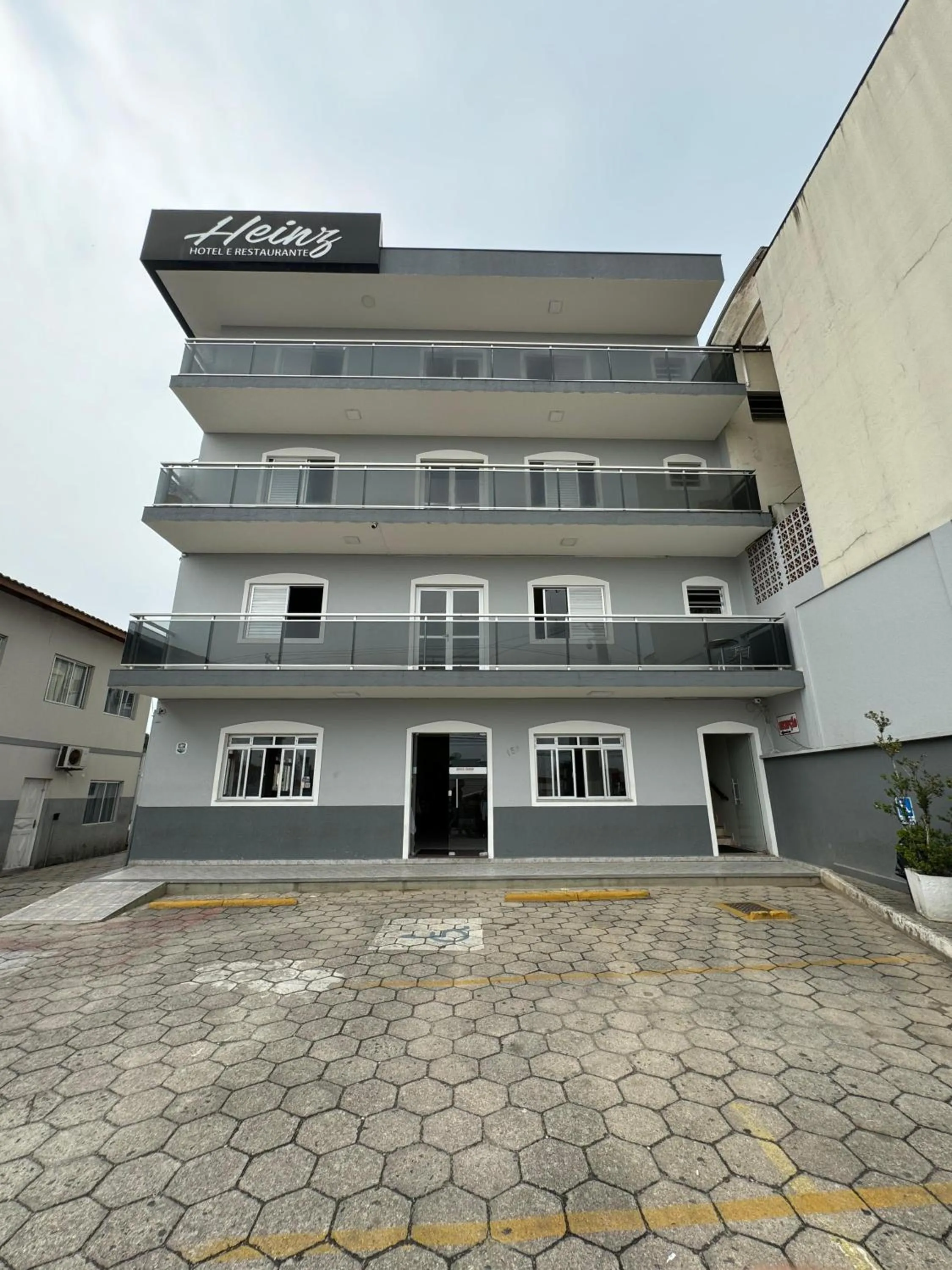 Property building in Hotel Heinz