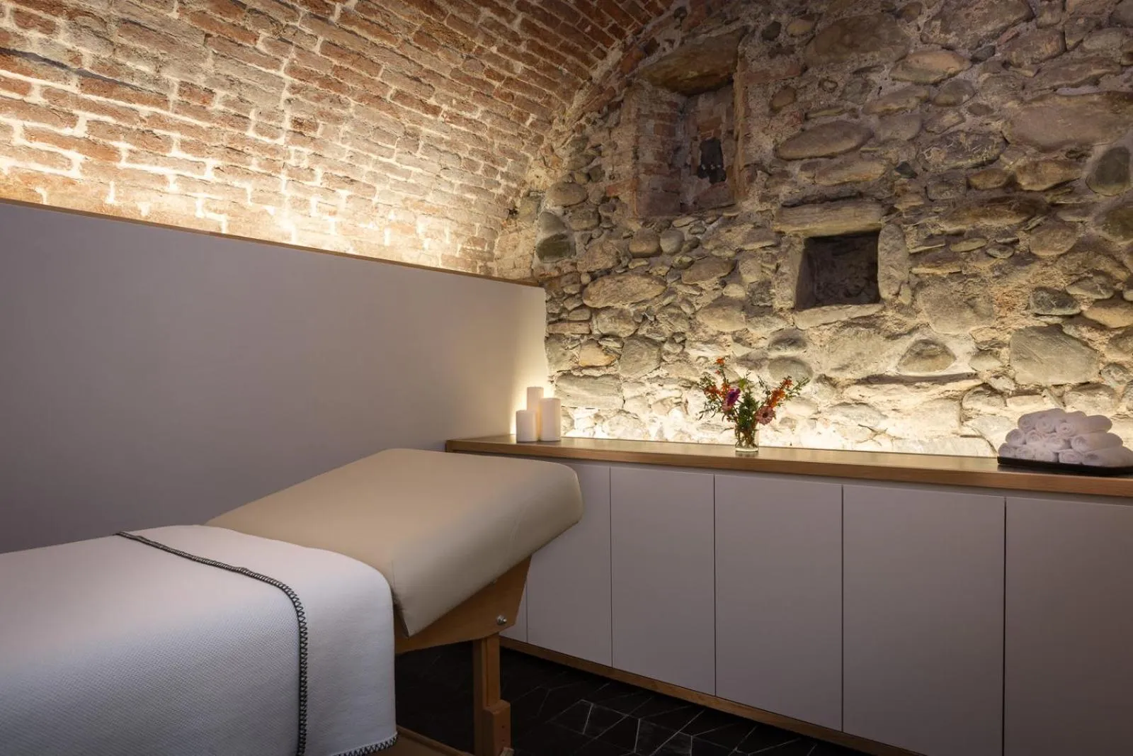 Massage, Bed in Locanda La Raia