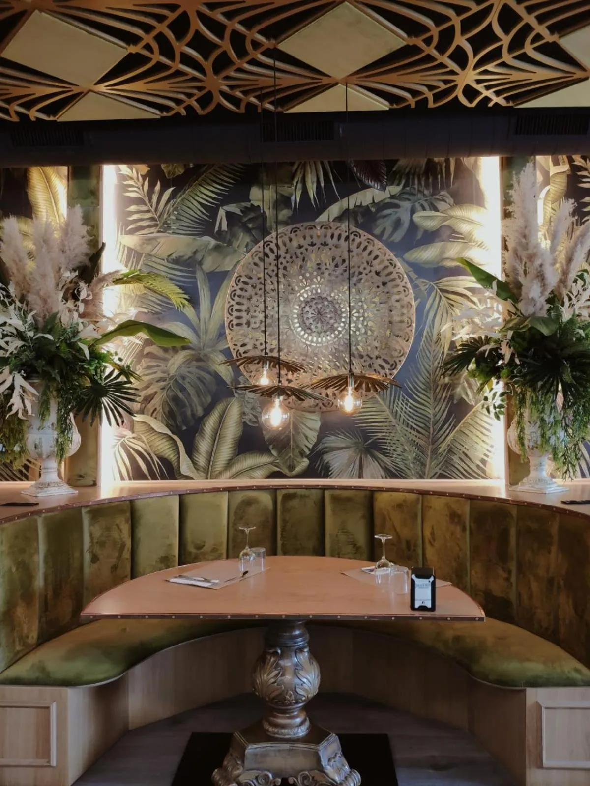 Restaurant/places to eat in Hotel Confort BRASEROS