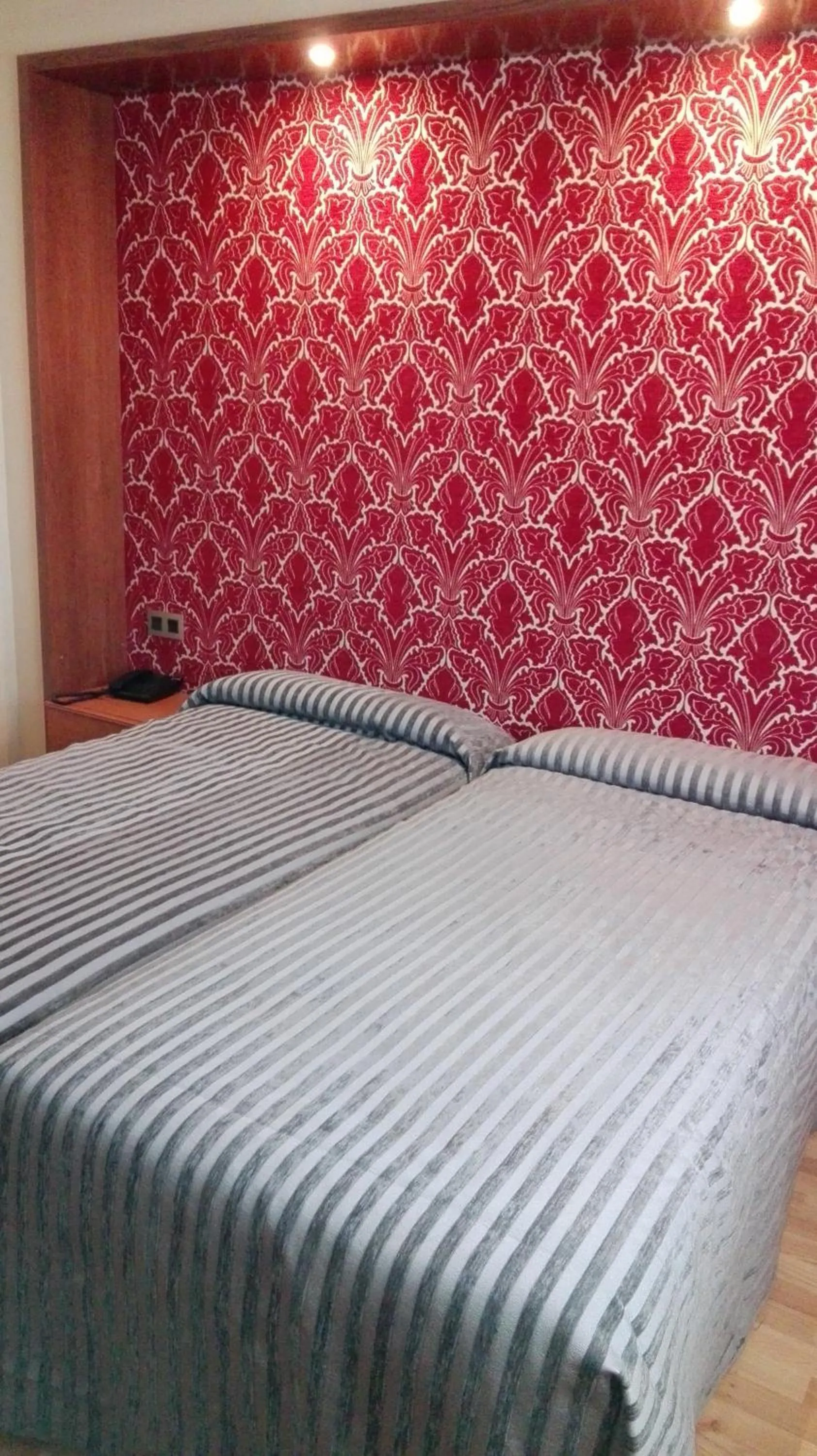 Bedroom, Bed in Hotel Confort BRASEROS