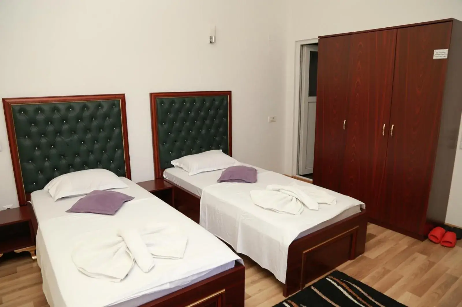 Twin Room with Balcony - single occupancy in Hotel Venisi Twin Room with Balcony - single occupancy in Hotel Venisi