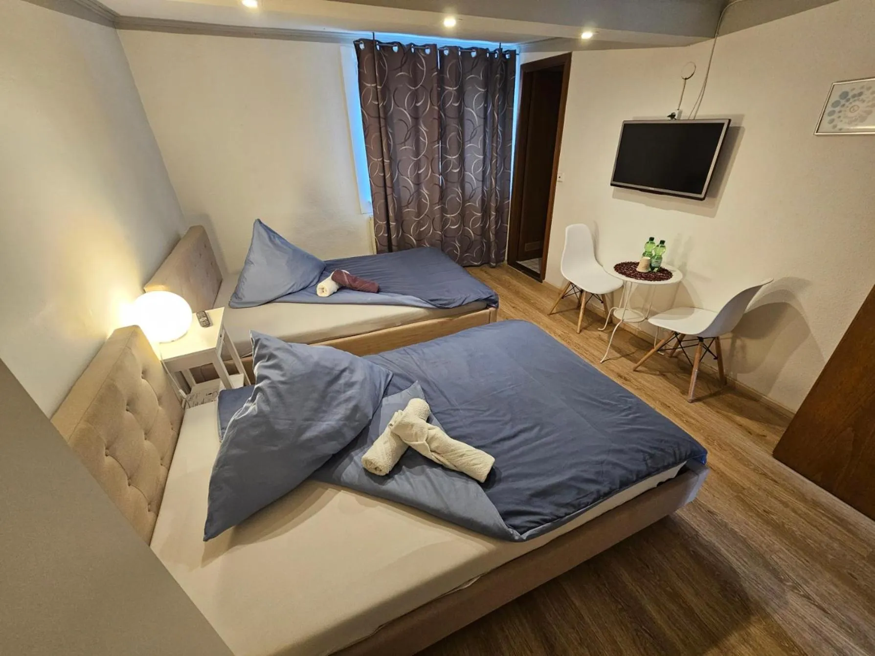 TV and multimedia, Bed in Hotel & Hostel Albstadt