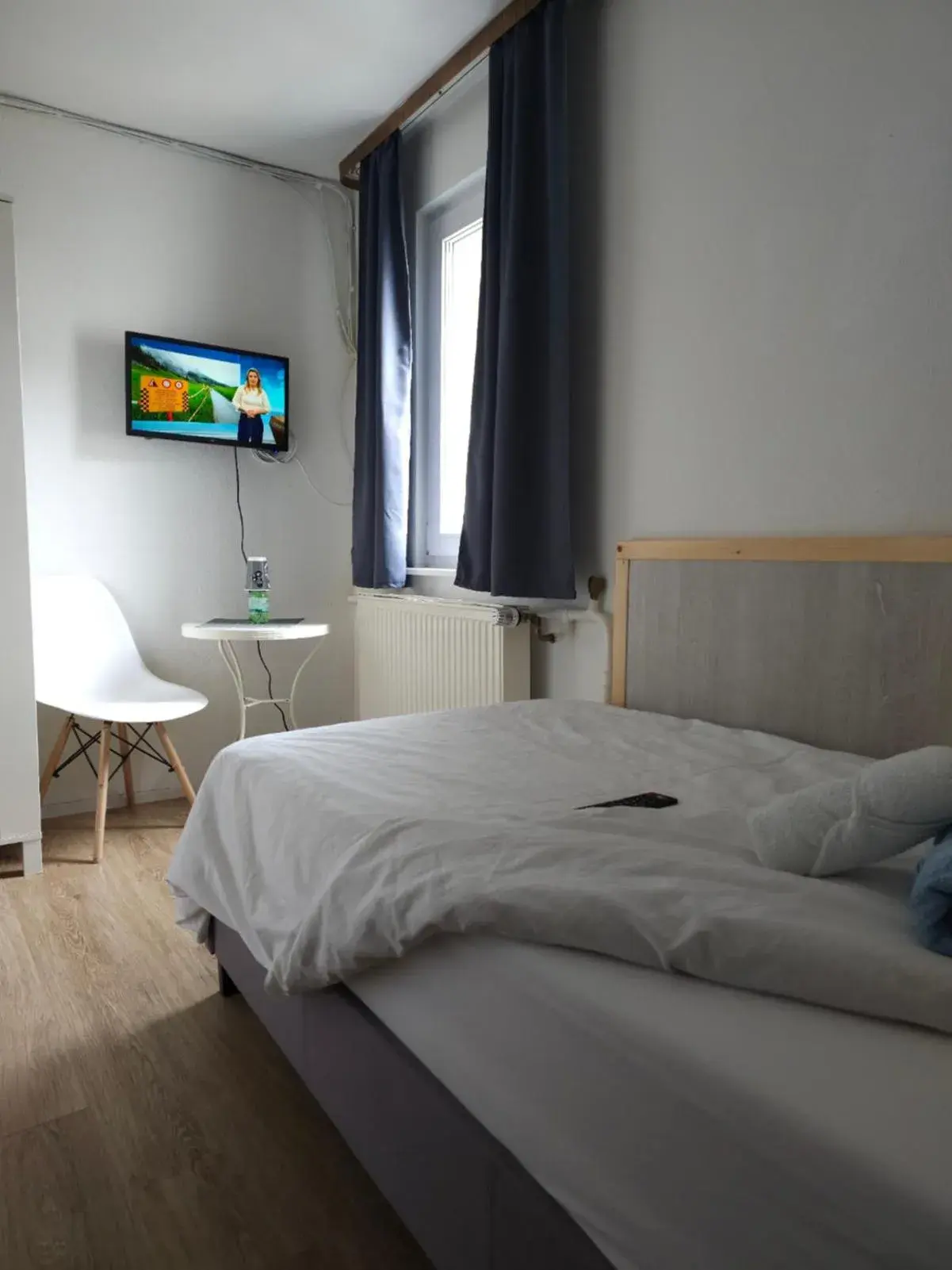 Single Room with Bathroom in Hotel & Hostel Albstadt Single Room with Bathroom in Hotel & Hostel Albstadt