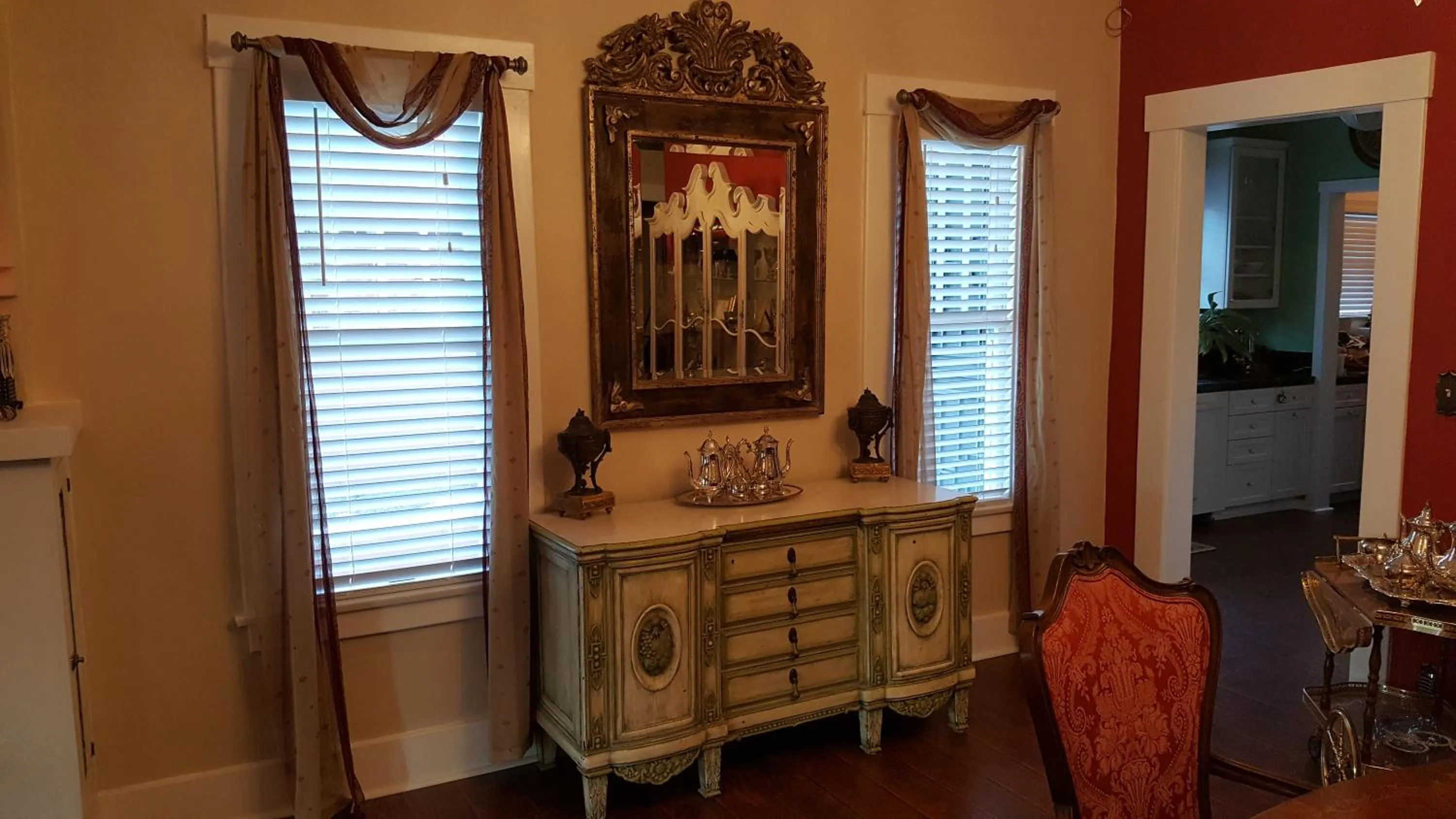 Dining area in El Amador Inn Downtown Tucson