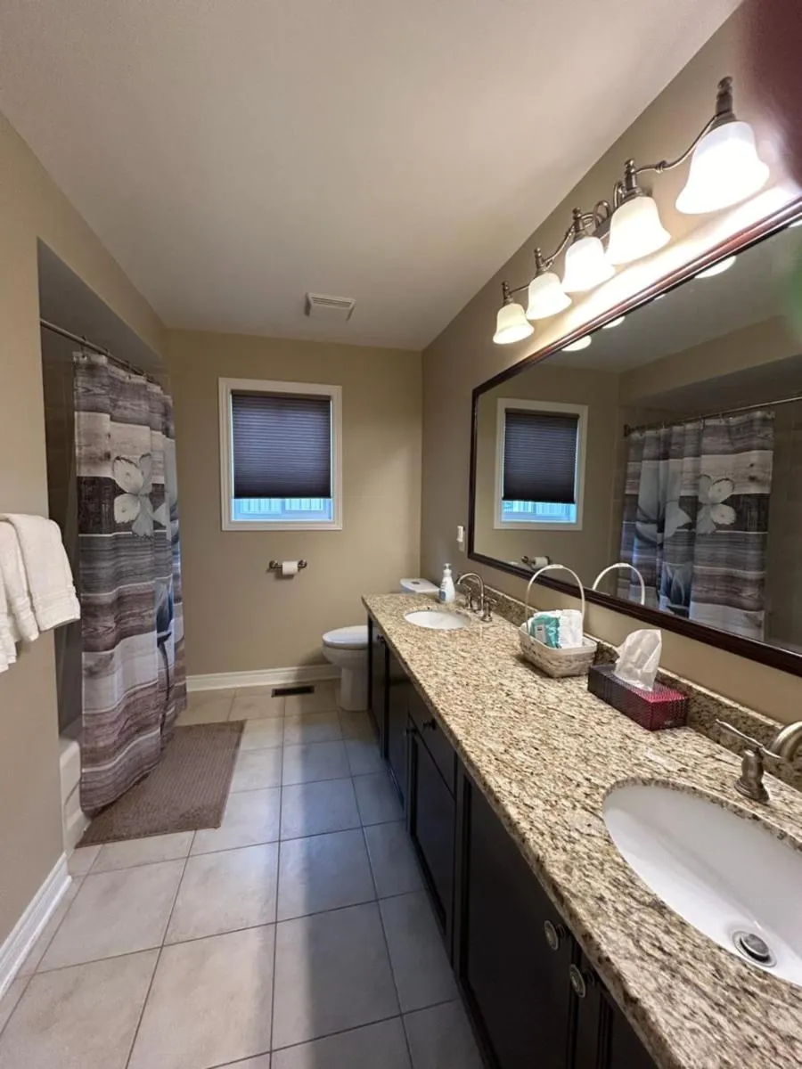 Bathroom in Willow Pond Satellite B&B