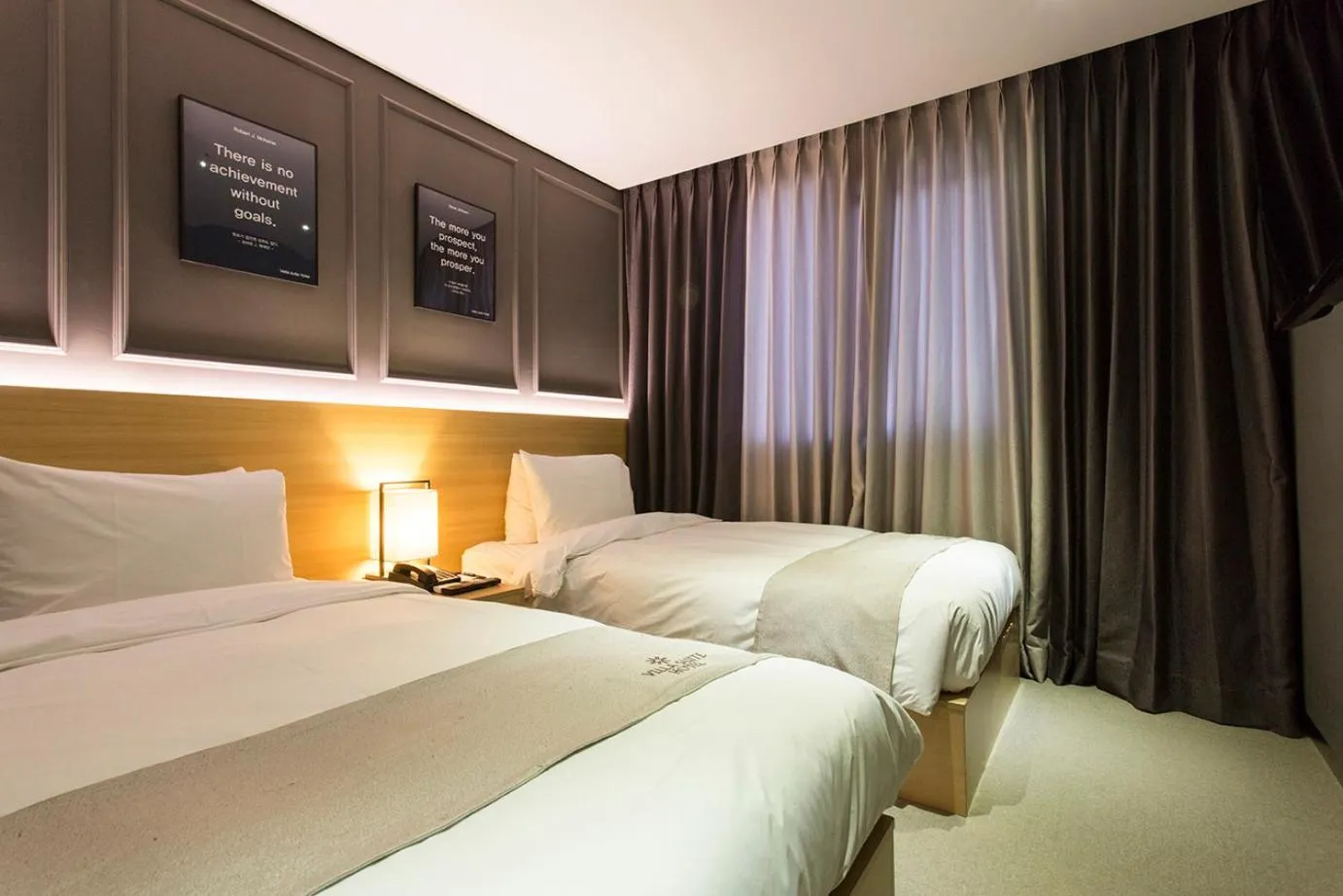 Bed in Vella Suite Hotel