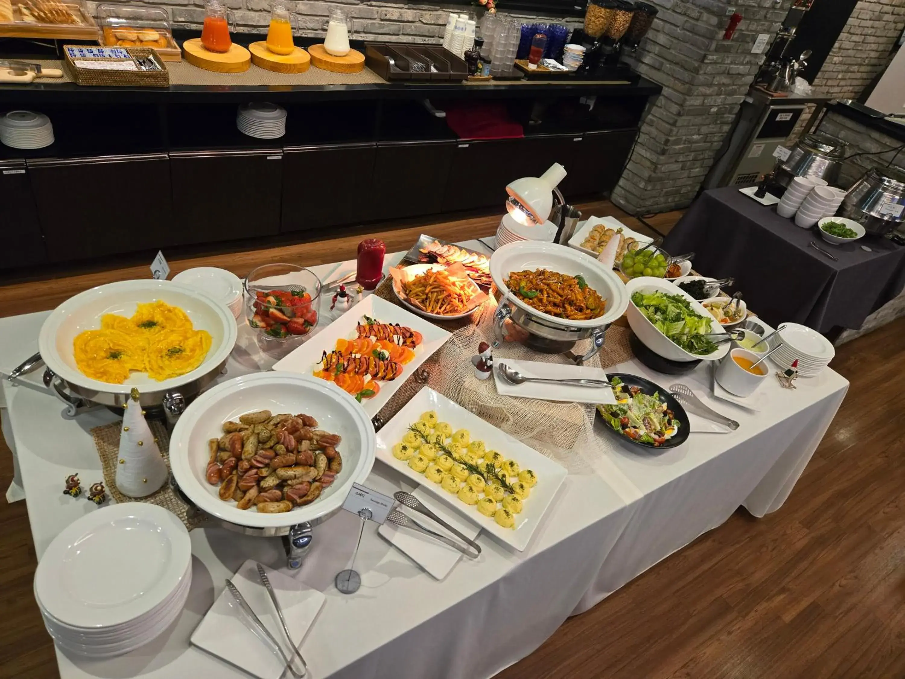 Restaurant/places to eat in Vella Suite Hotel Restaurant/places to eat in Vella Suite Hotel