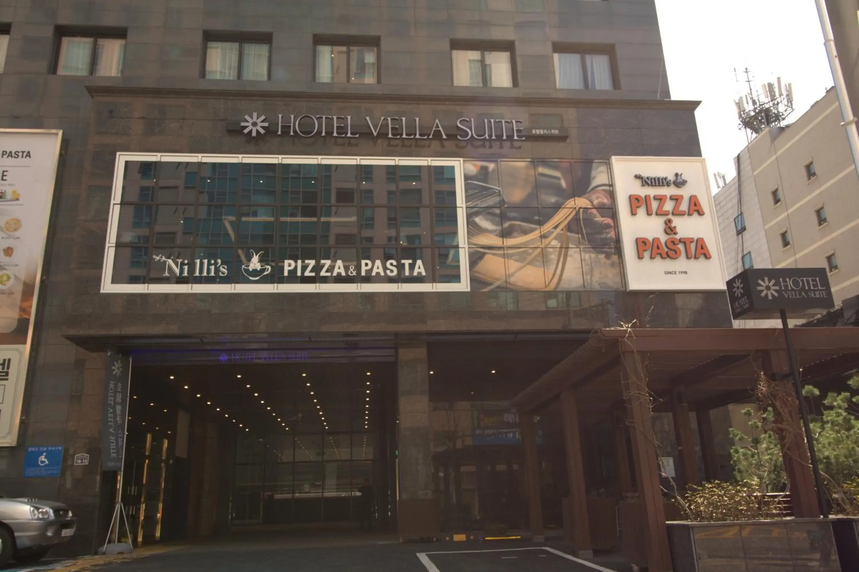 Facade/entrance in Vella Suite Hotel Facade/entrance in Vella Suite Hotel