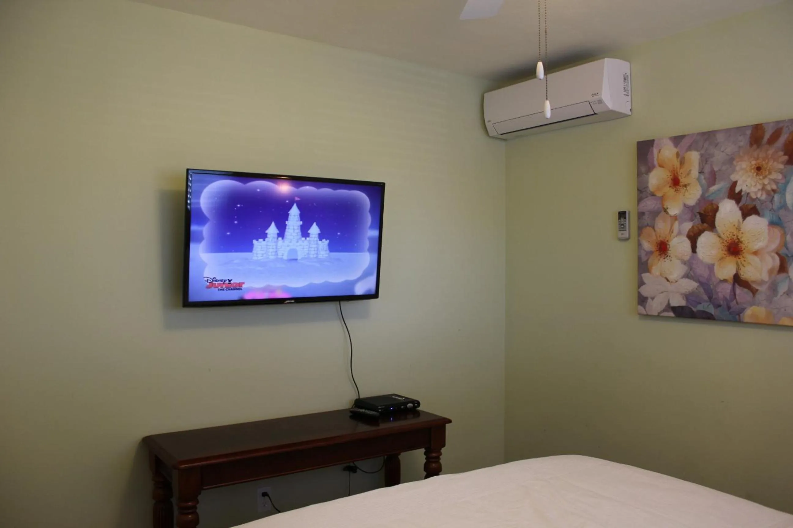 TV and multimedia in The Beach Palms Carlsbad