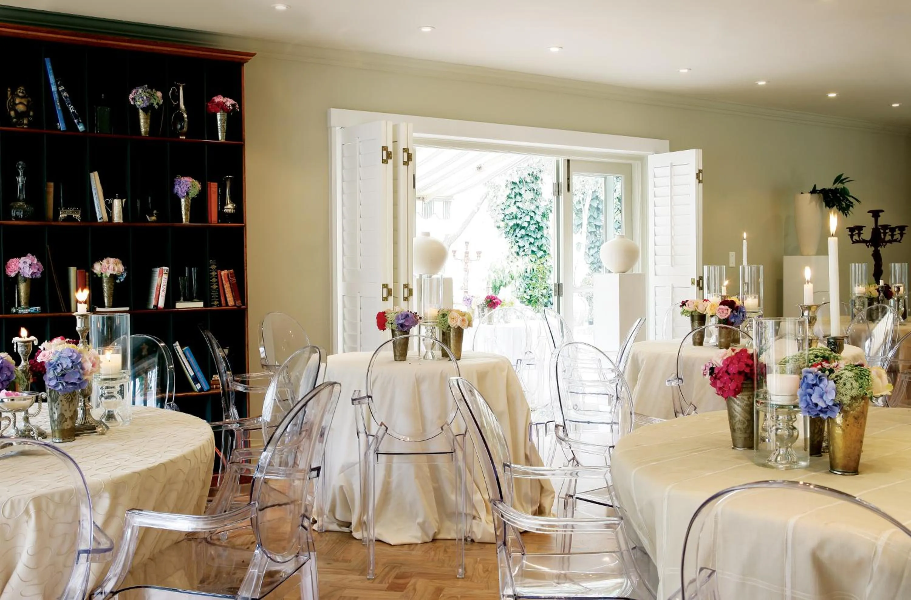 Restaurant/places to eat in Hoeveld House