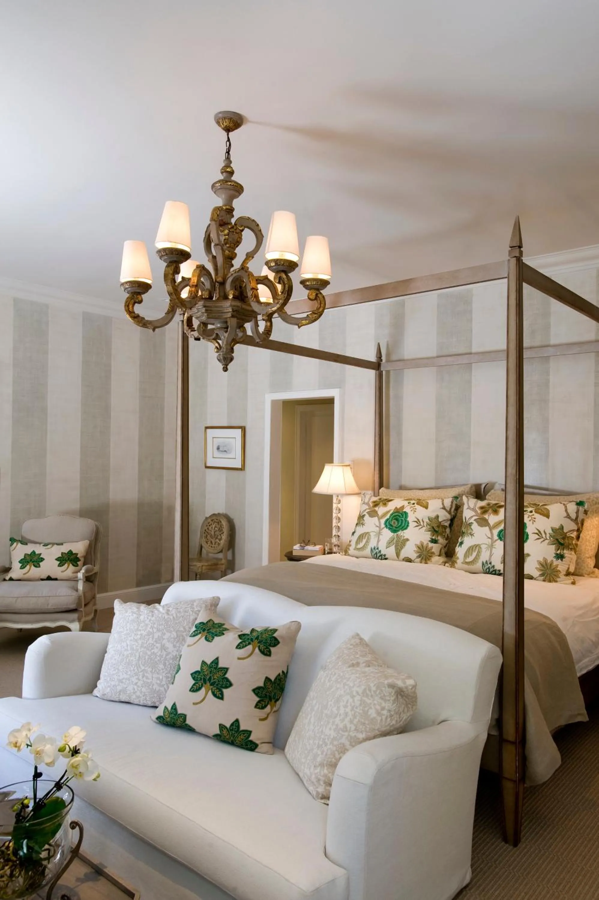 Shower, Bed in Hoeveld House