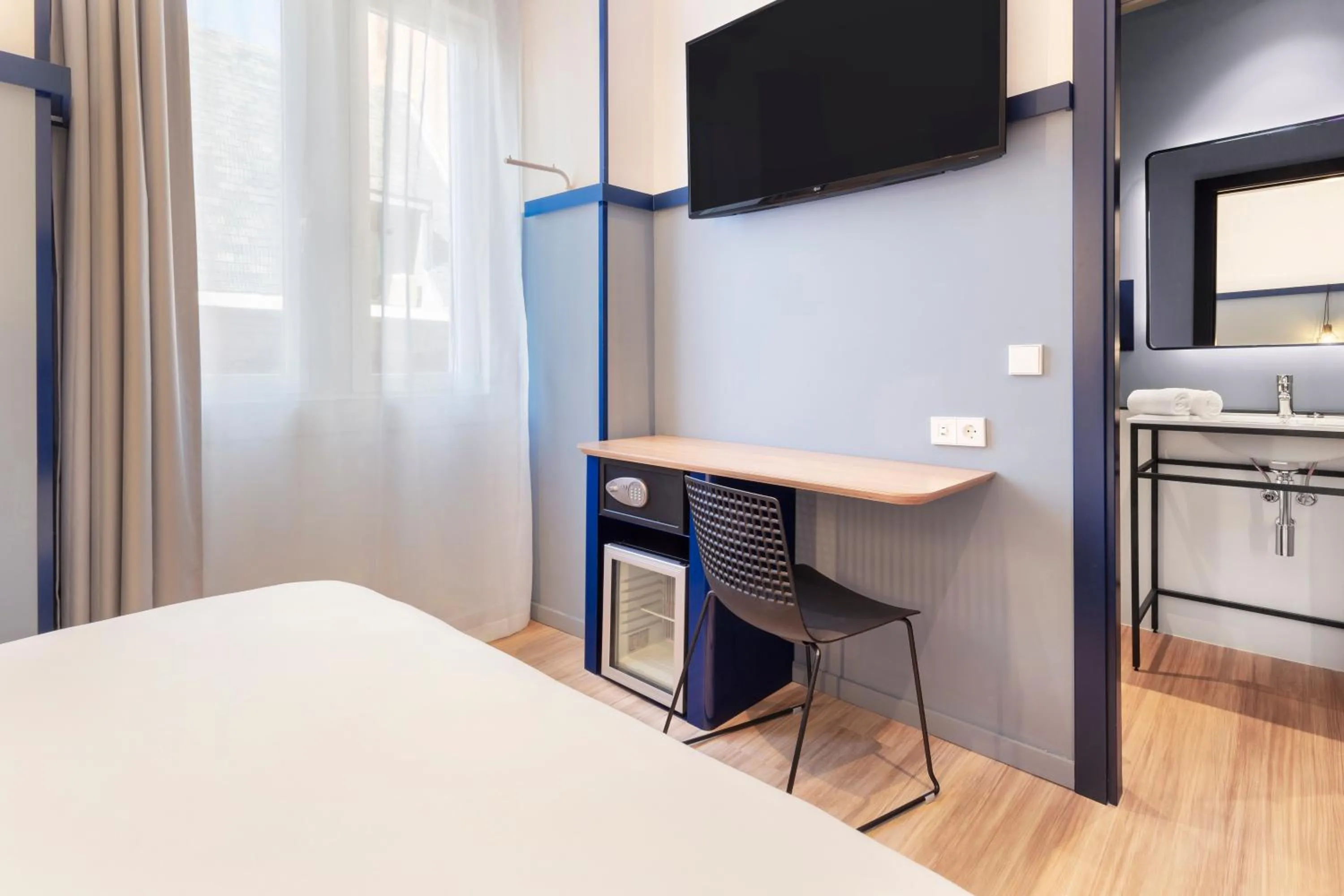 Bed in B&B HOTEL Madrid Centro Plaza Mayor