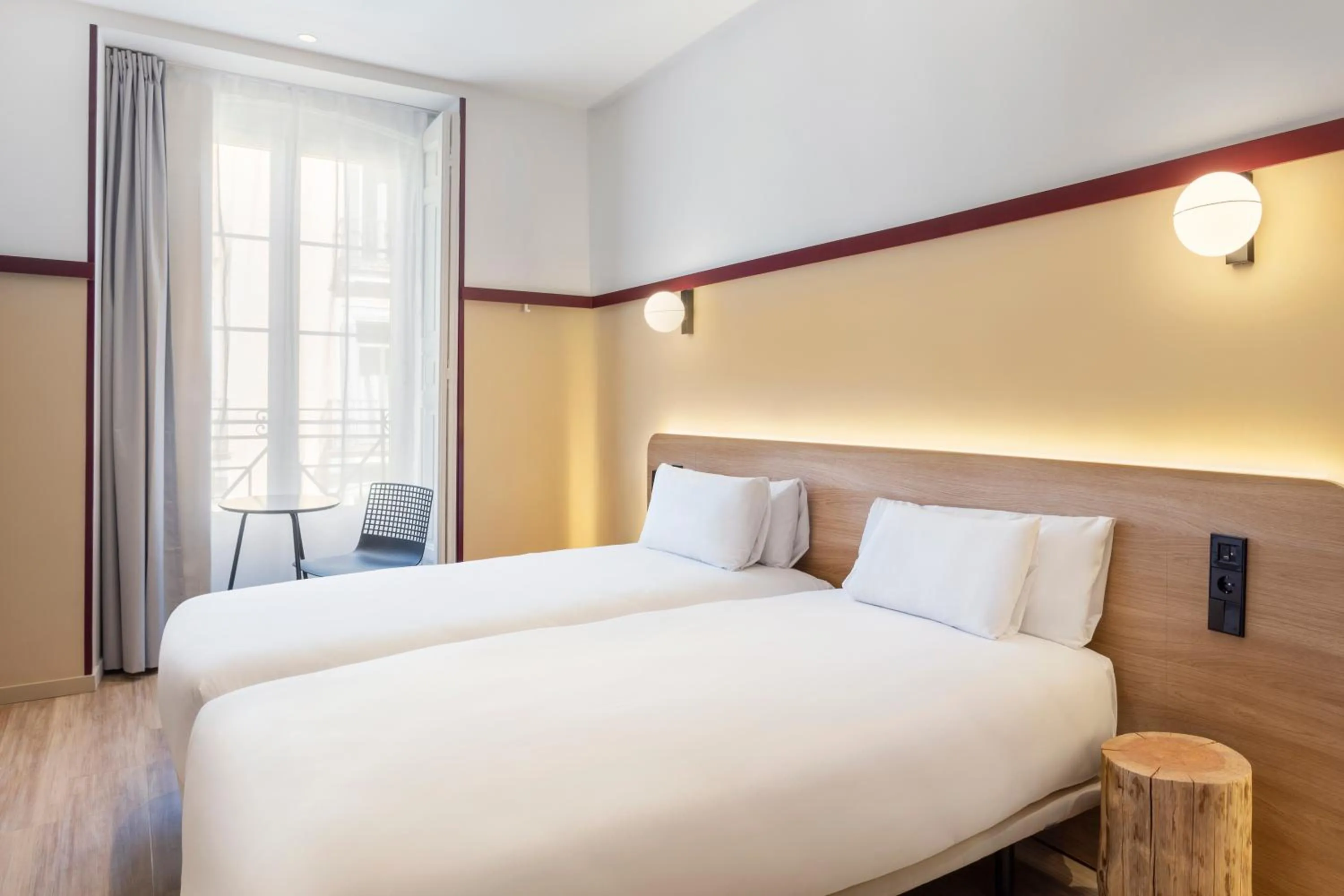 Bed in B&B HOTEL Madrid Centro Plaza Mayor