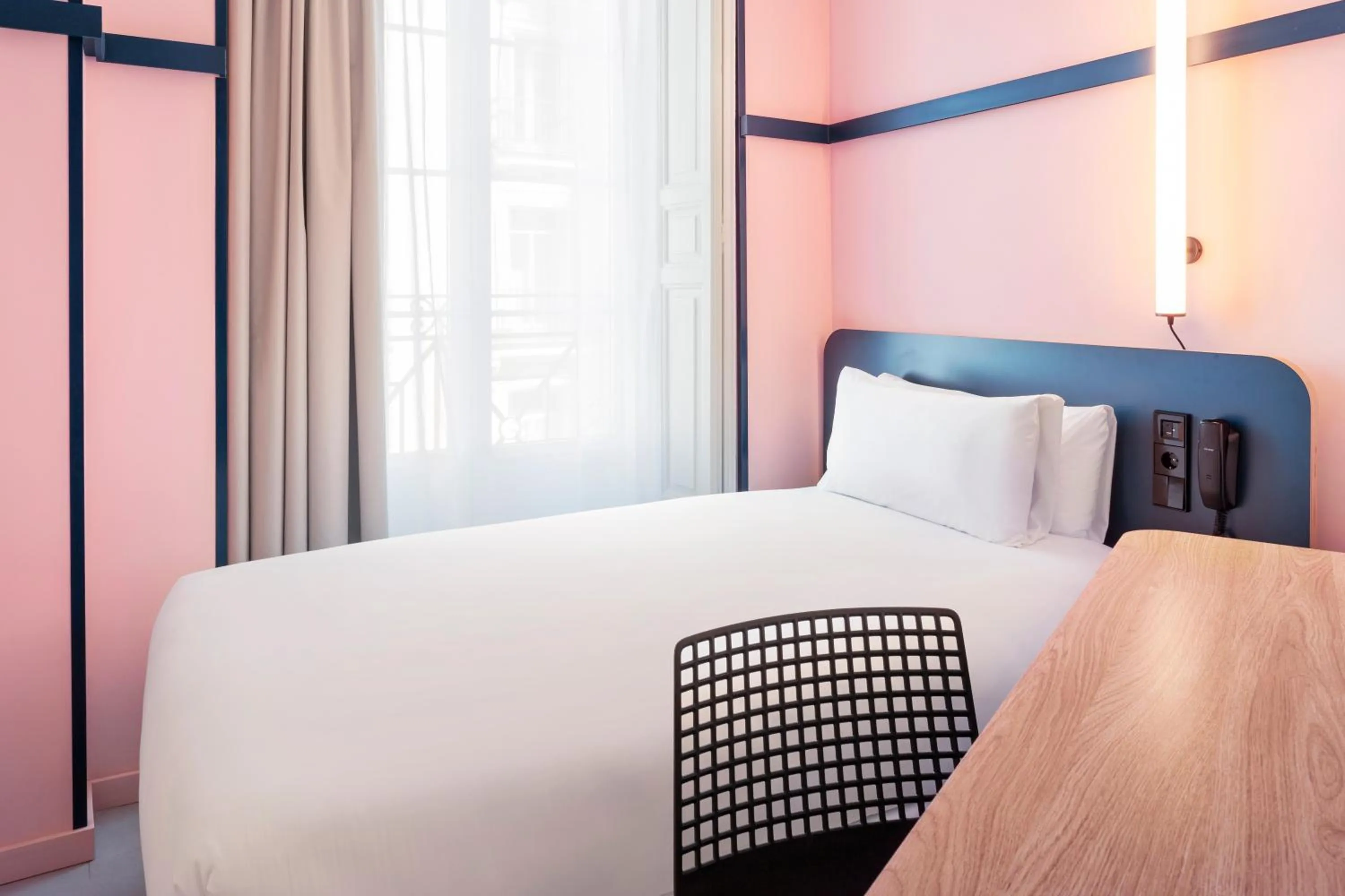 Bed in B&B HOTEL Madrid Centro Plaza Mayor