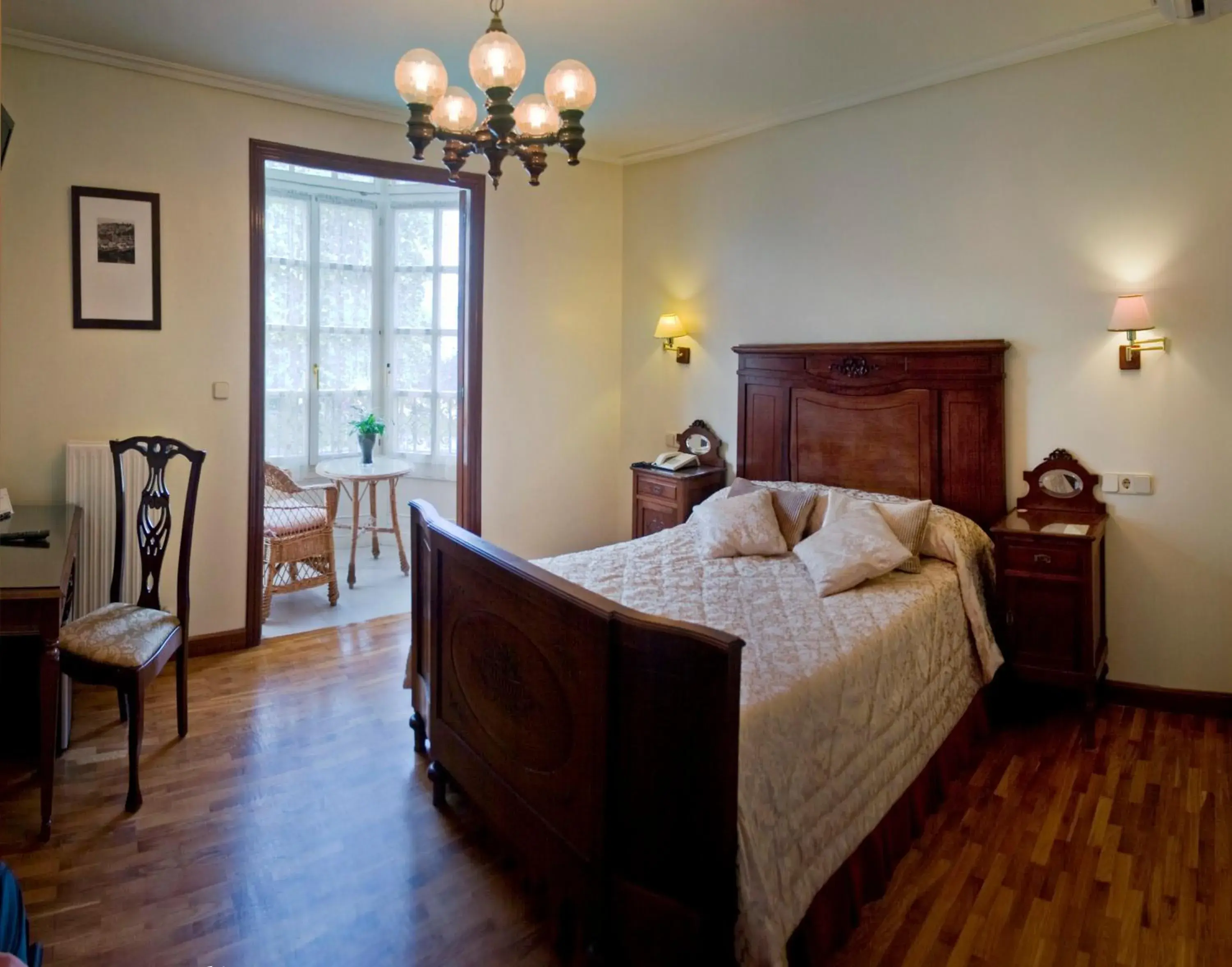 Bedroom, Bed in Hotel Asturias Bedroom, Bed in Hotel Asturias