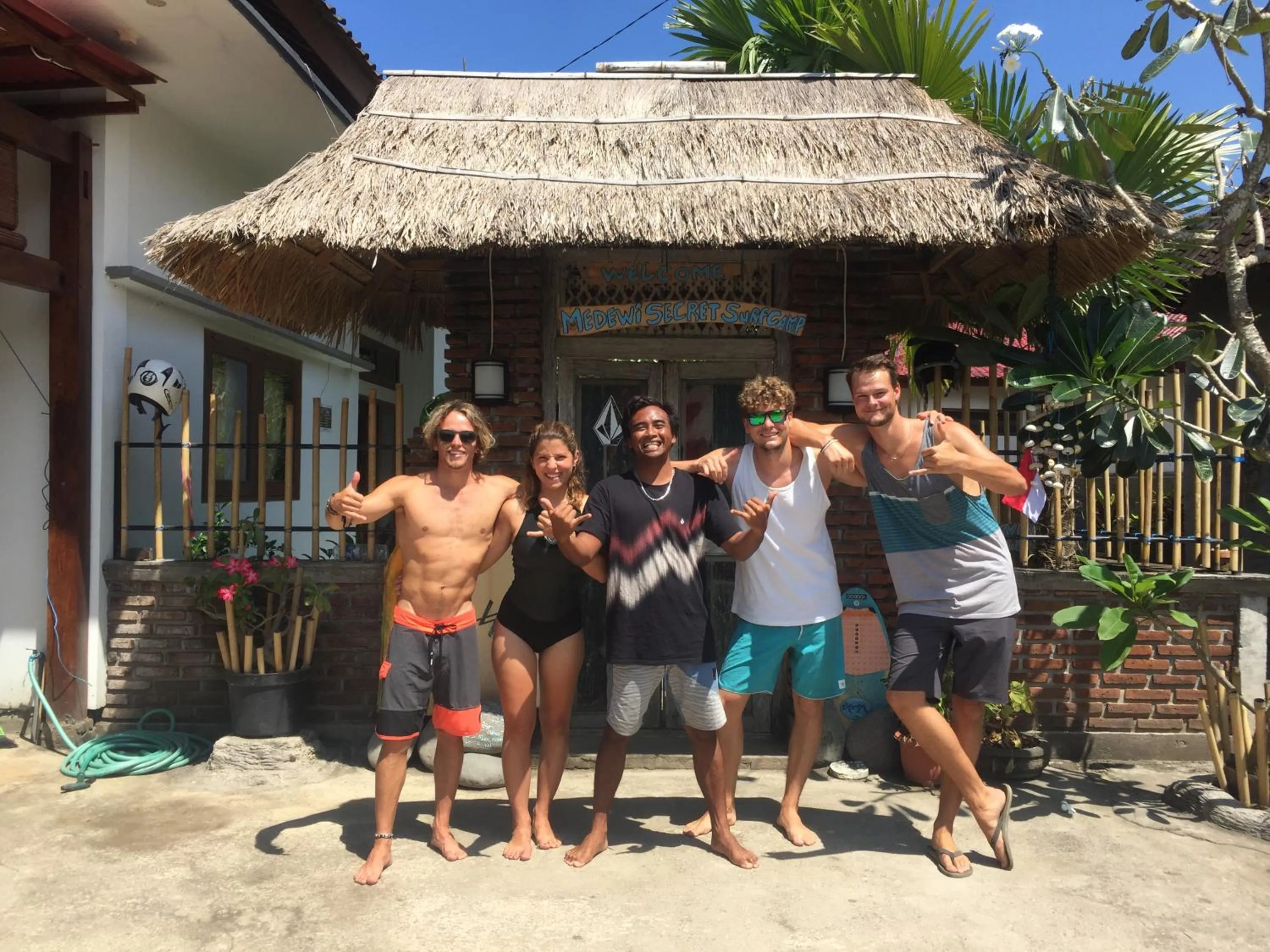 Facade/entrance in Medewi Secret SurfCamp