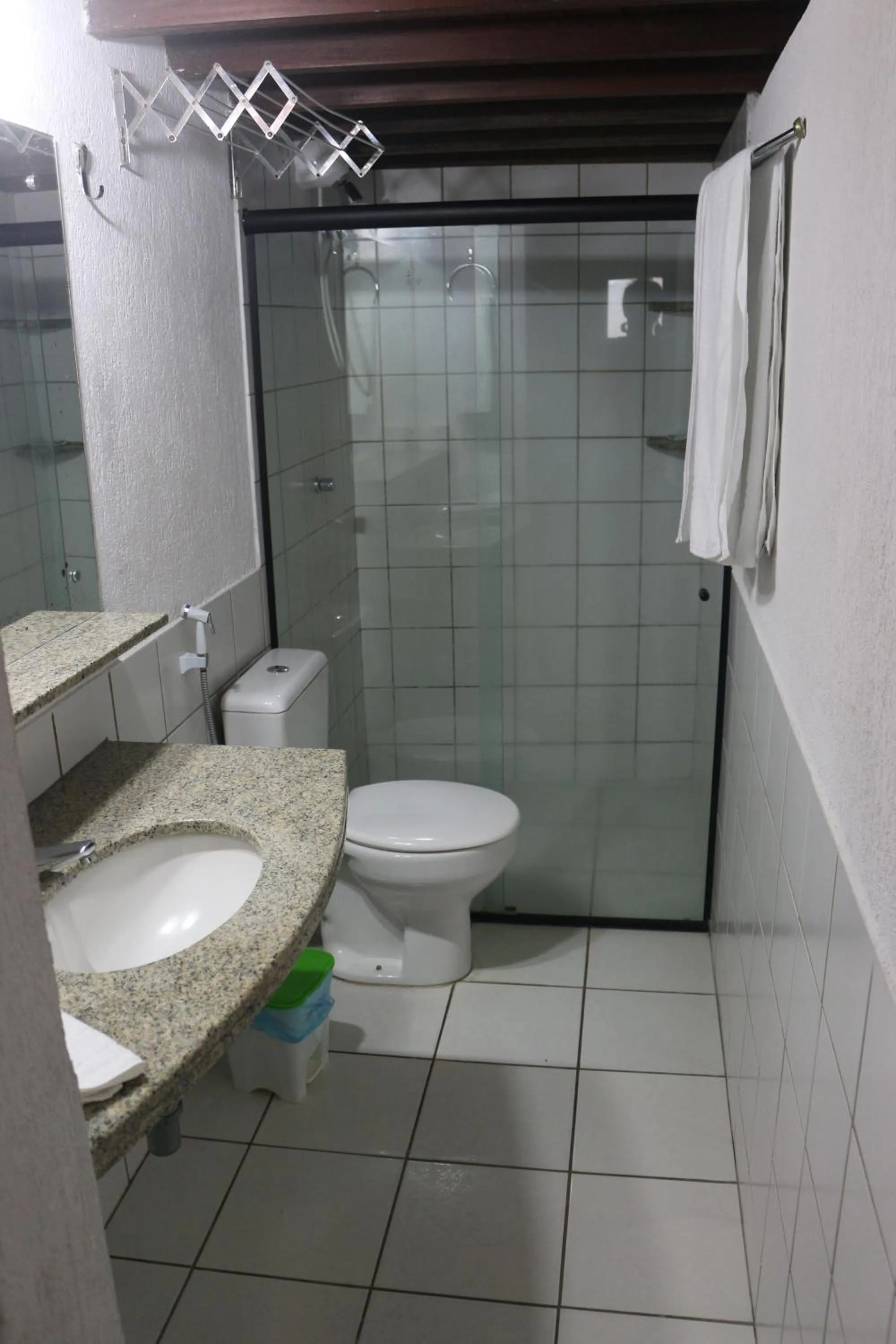 Toilet in Marambaia Apart Hotel