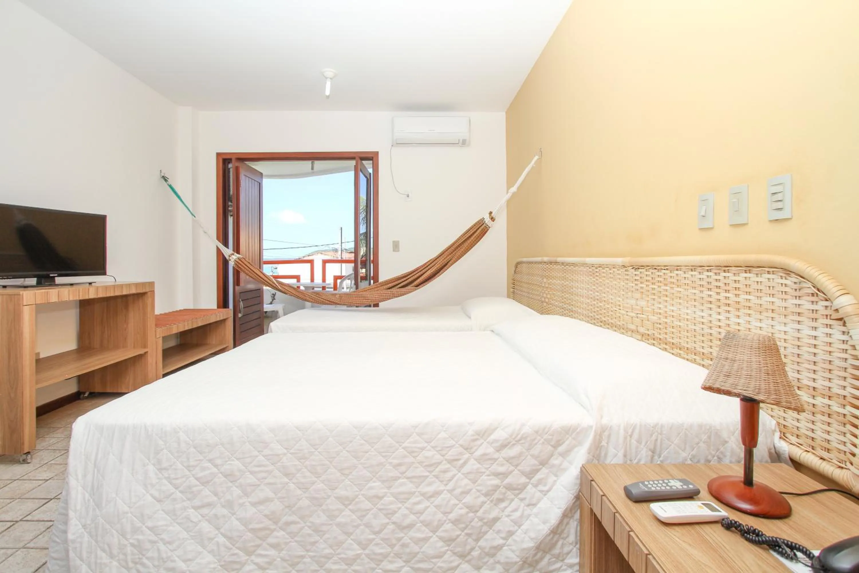 Photo of the whole room, Bed in Marambaia Apart Hotel
