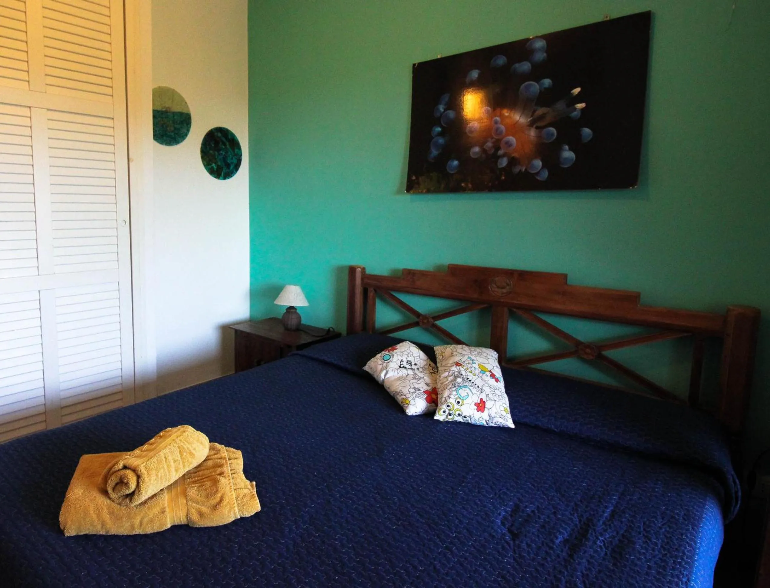 Spring, Bed in B&B MrCaruba