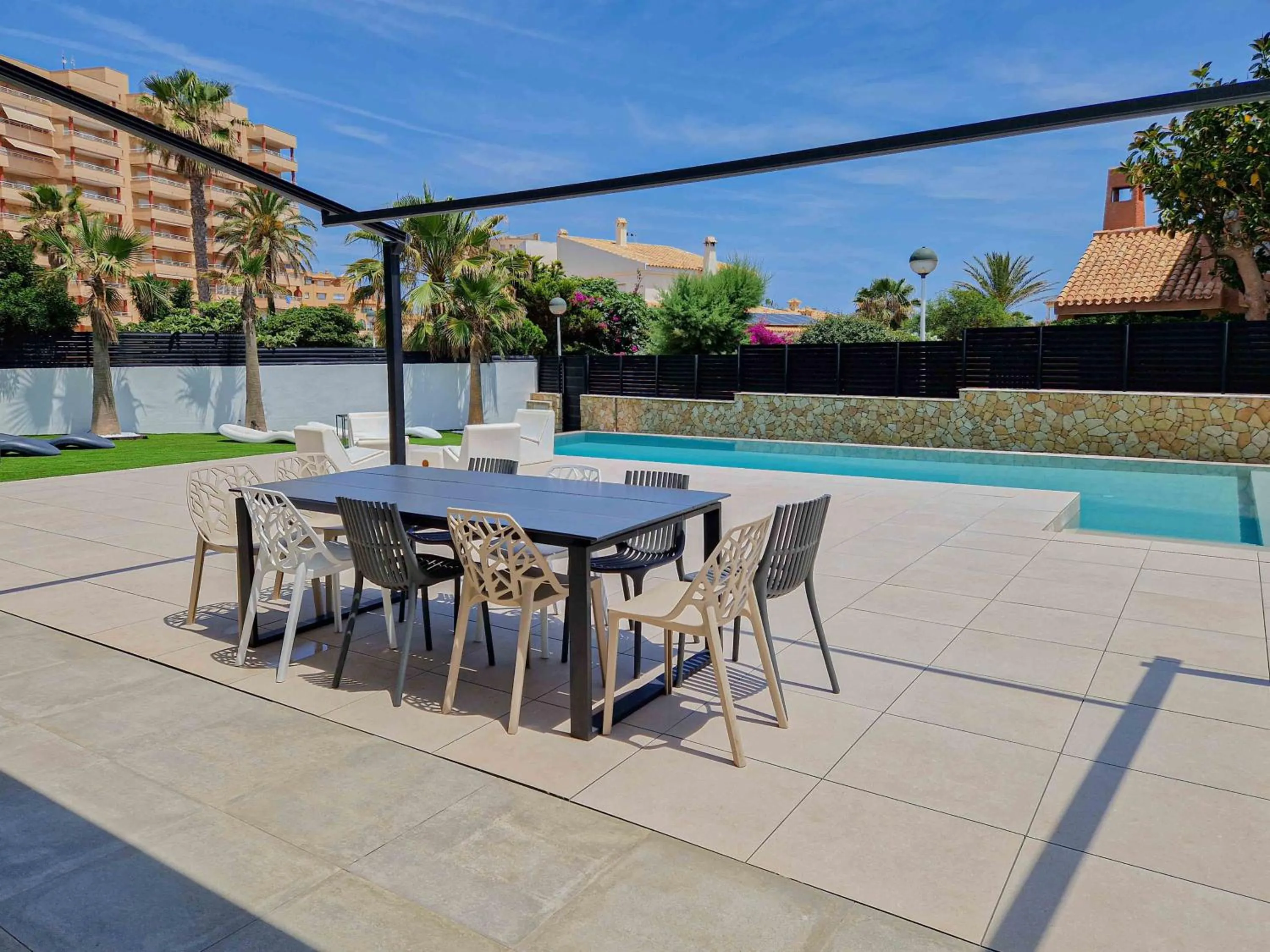 Property building in Inmovecos Villa Gawy