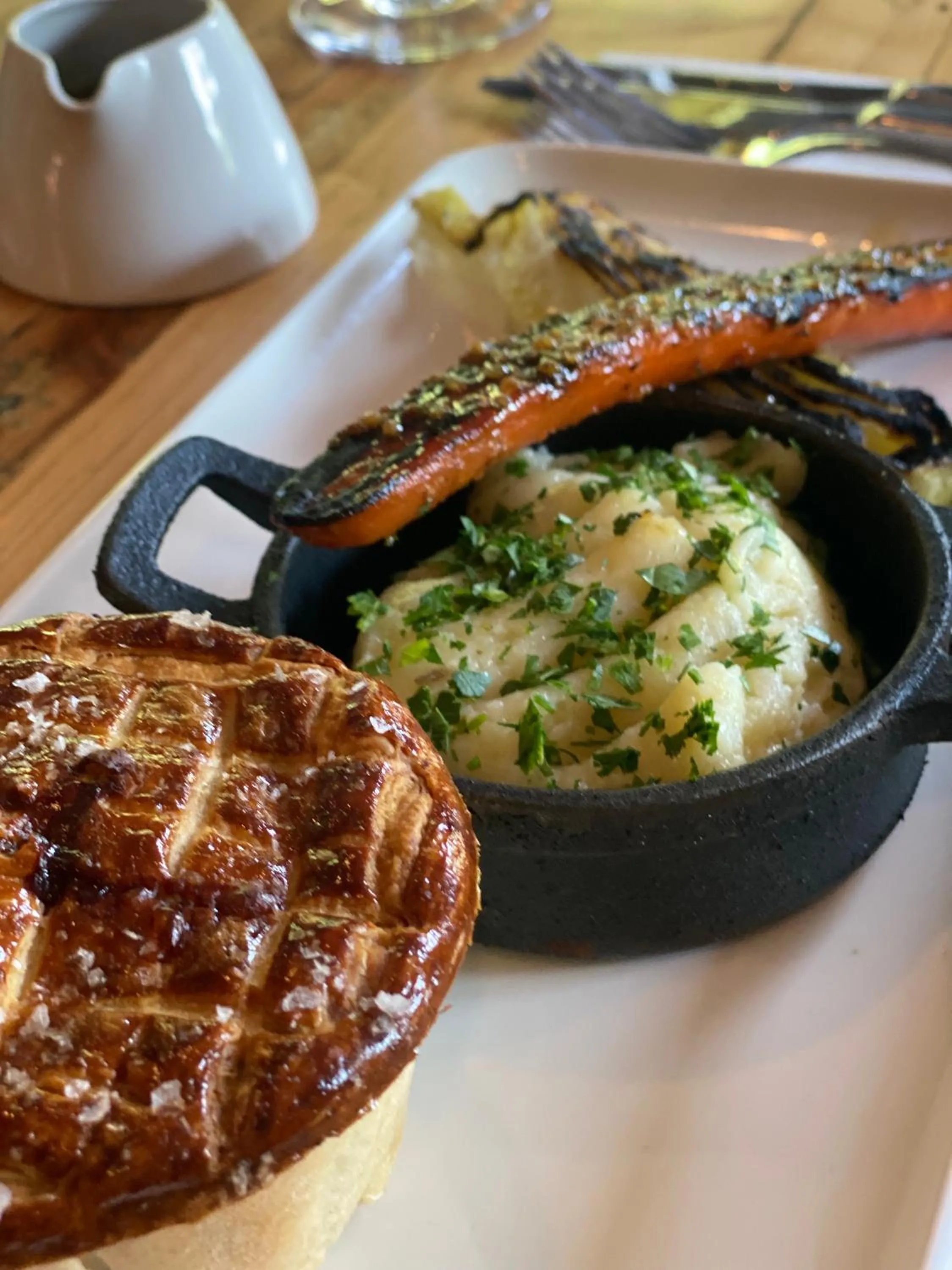 Food and drinks in The Punchbowl Lapworth