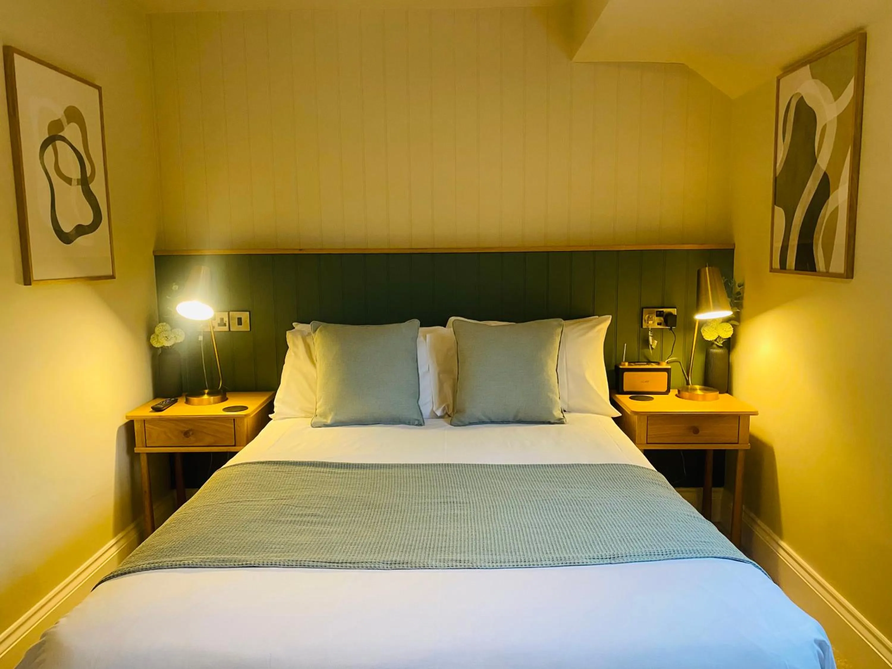 Bed in The Punchbowl Lapworth