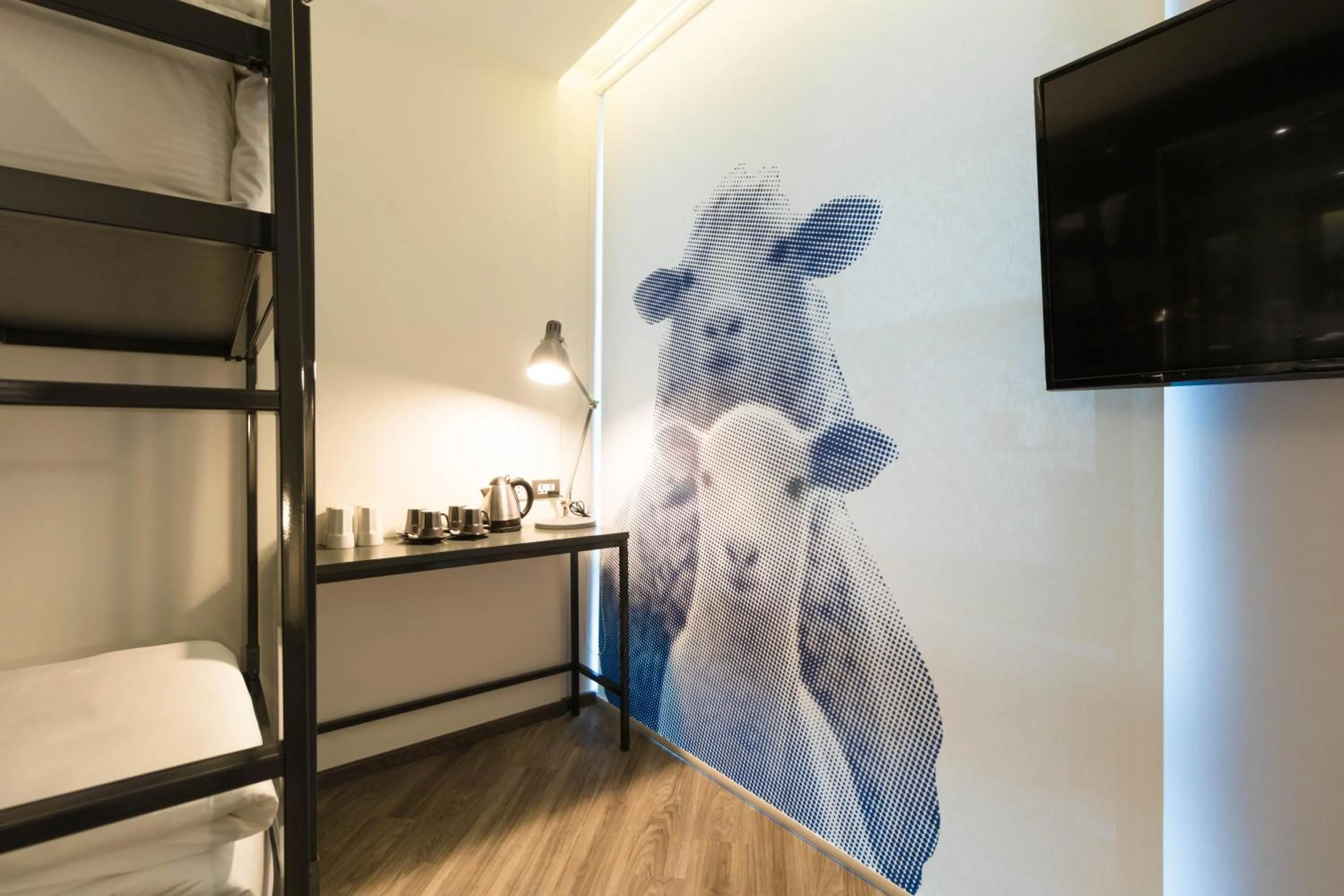 Photo of the whole room, Bed in Klub Hotel Bangkok