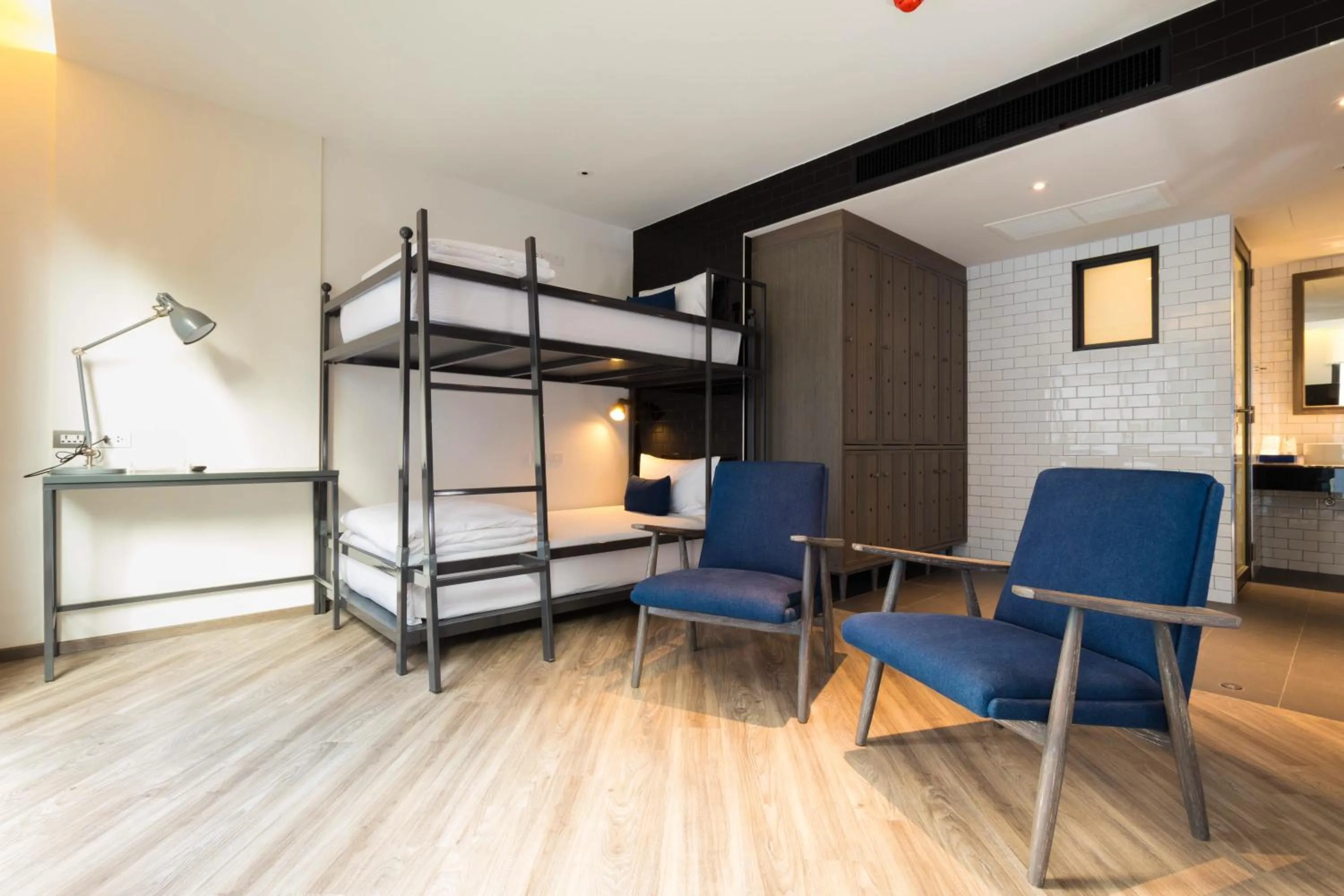 Photo of the whole room, Bed in Klub Hotel Bangkok