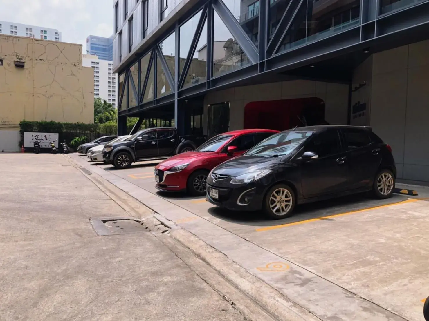 Property building in Klub Hotel Bangkok Property building in Klub Hotel Bangkok