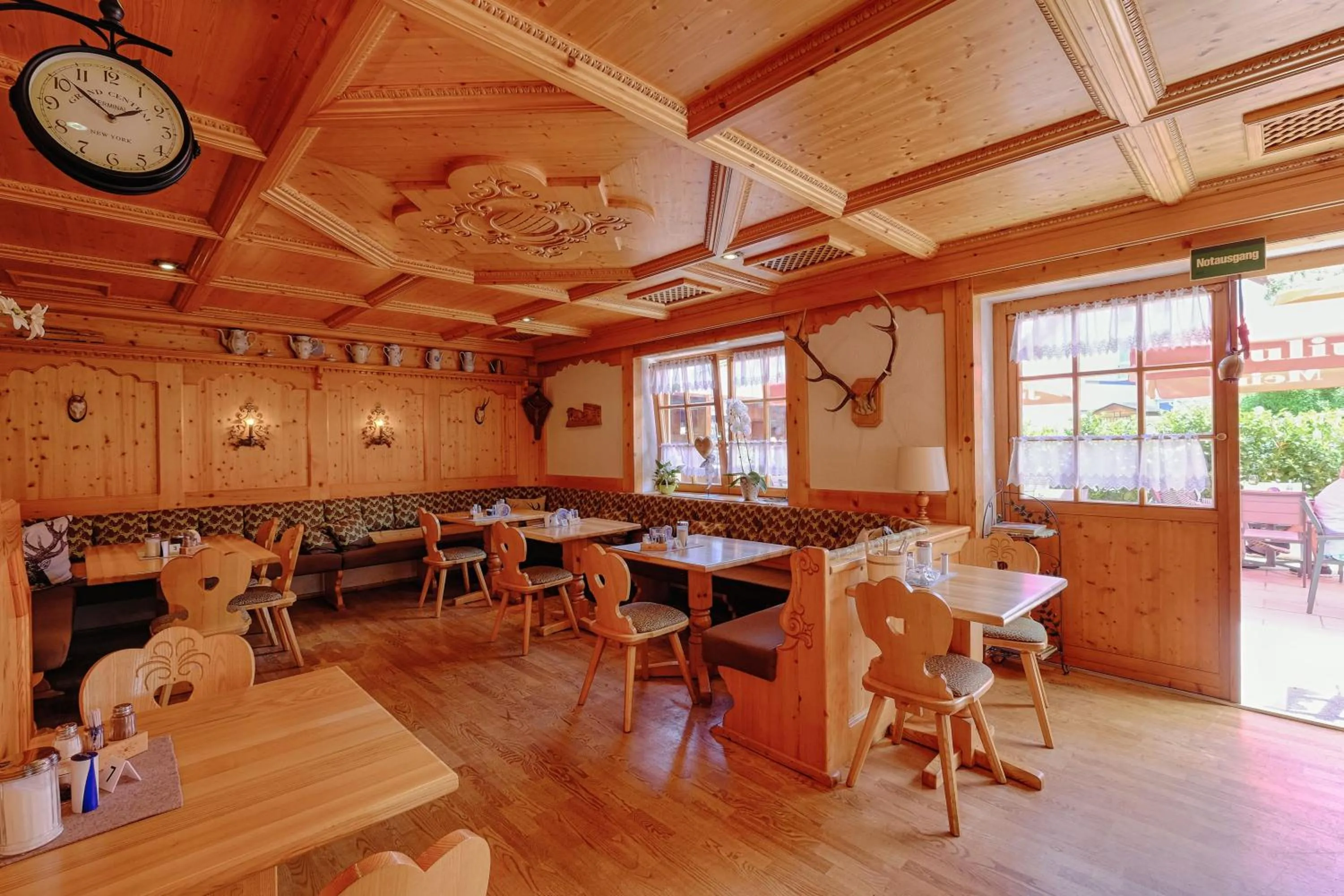 Restaurant/places to eat in Hotel Paintner