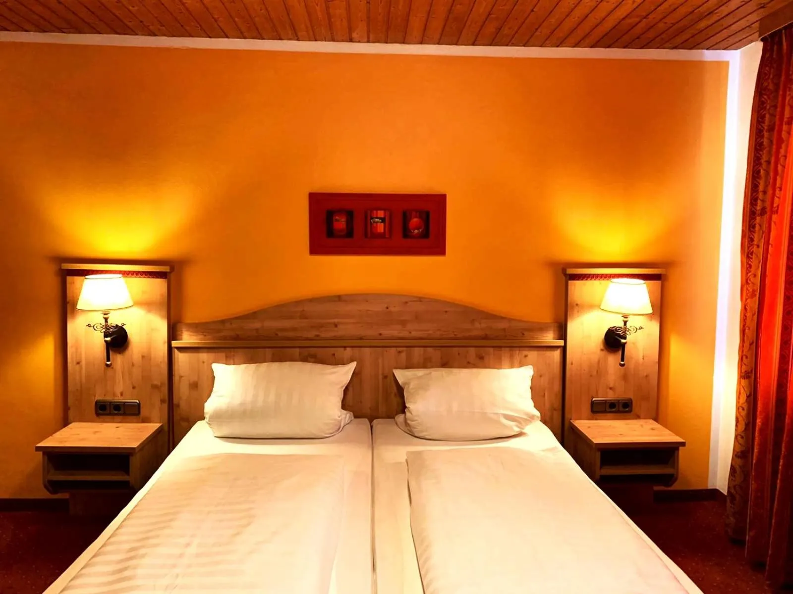 Bed in Hotel Paintner