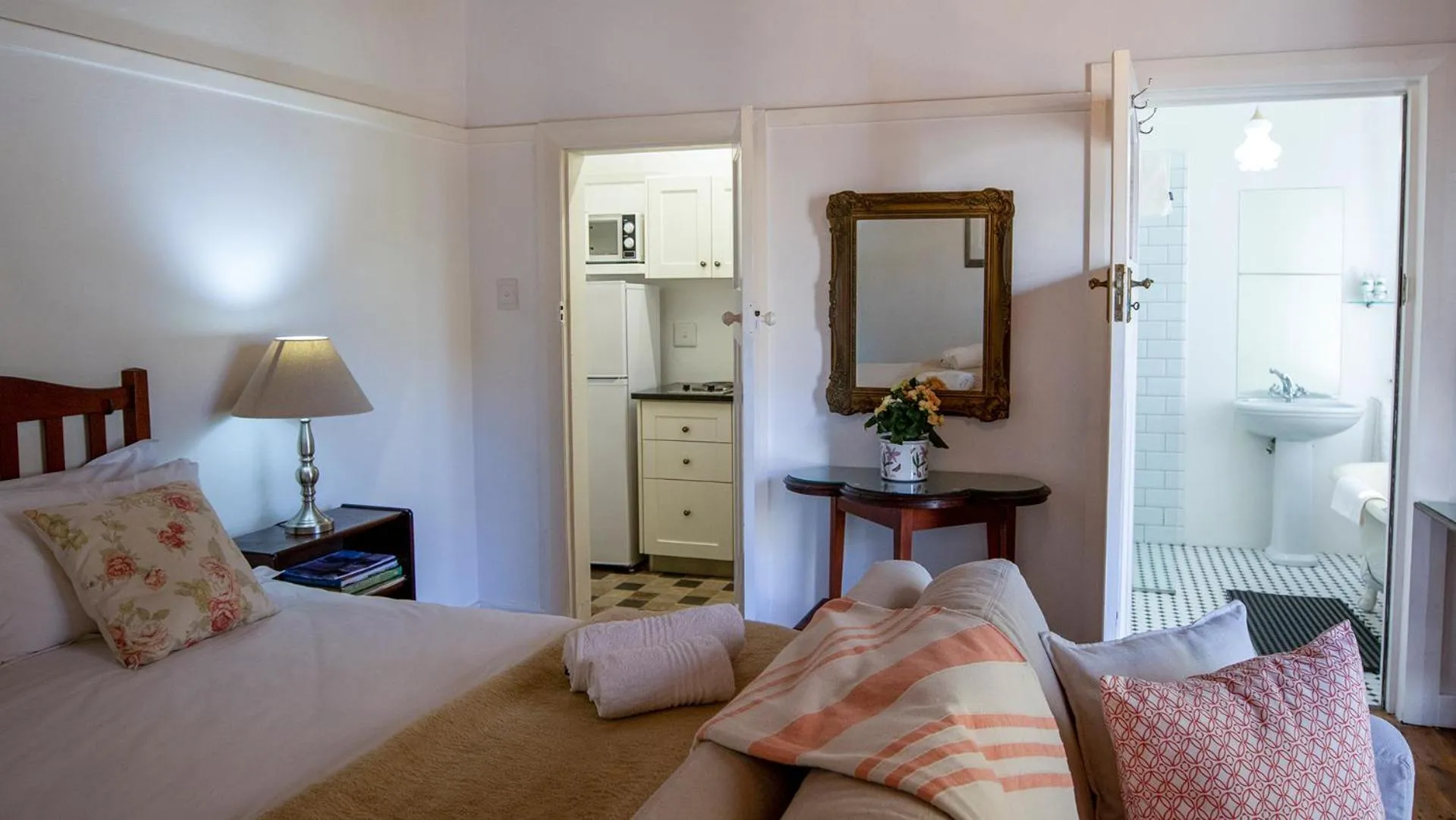 Bed in Eastcliff Cottage