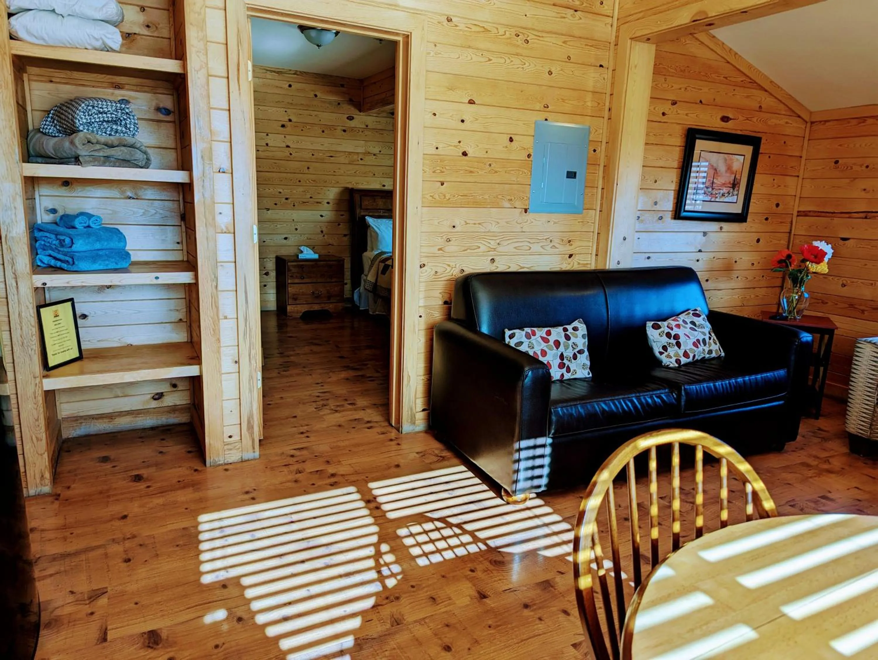 Living room in Kingman KOA