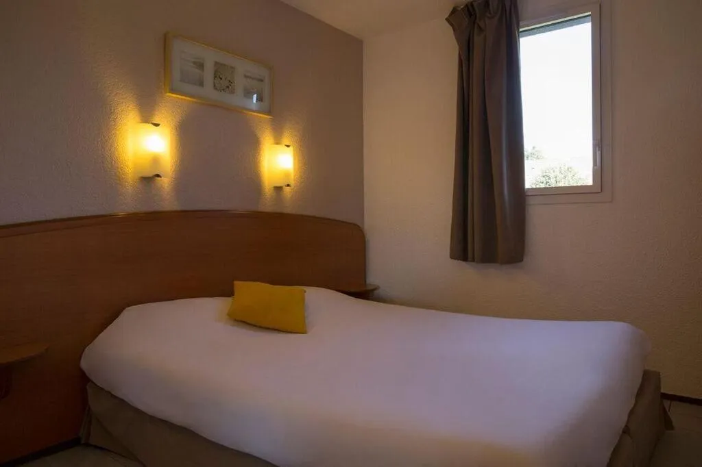 Bed in The Originals City, Hotel Novella Confort, Nantes Est