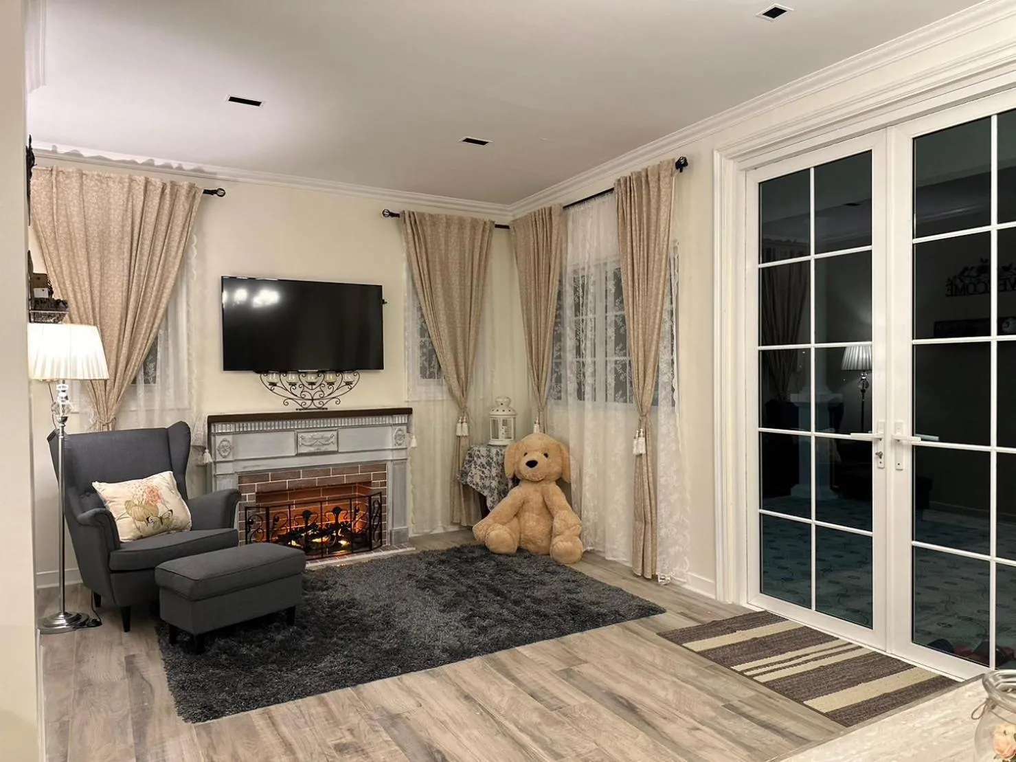 flat iron in Misty English Cottage