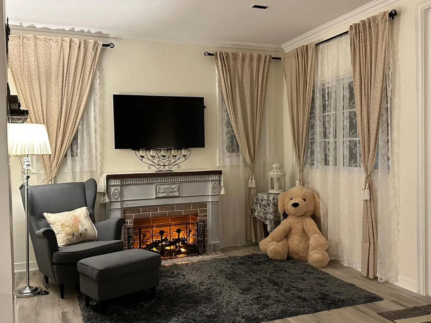 flat iron in Misty English Cottage