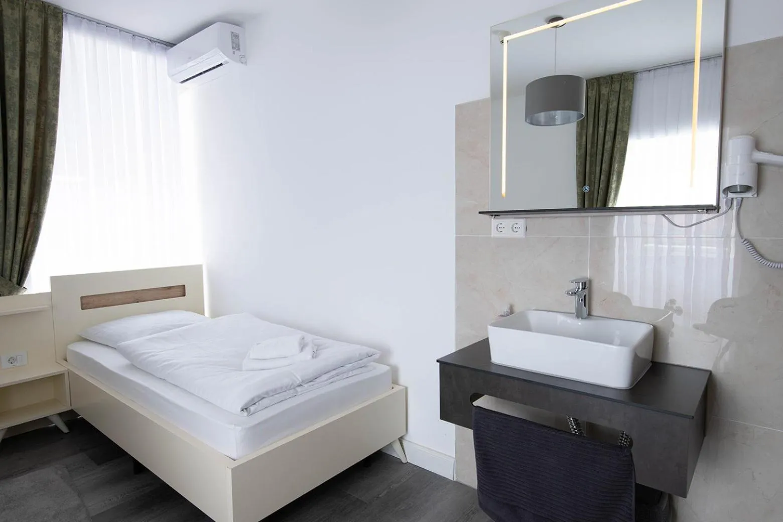 Bed in Heidepension Bispingen